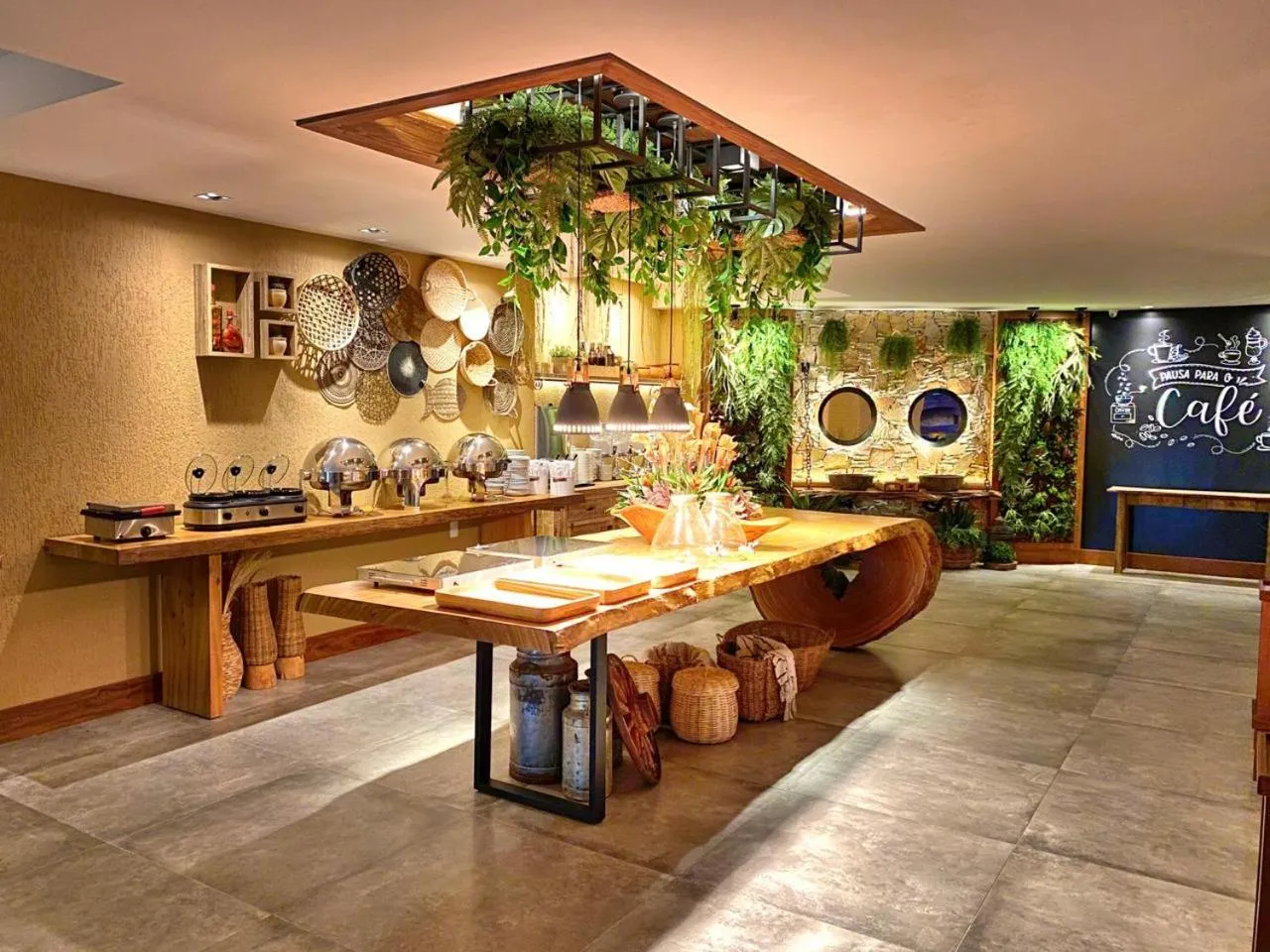 Restaurant/places to eat in Natal Dunnas Hotel