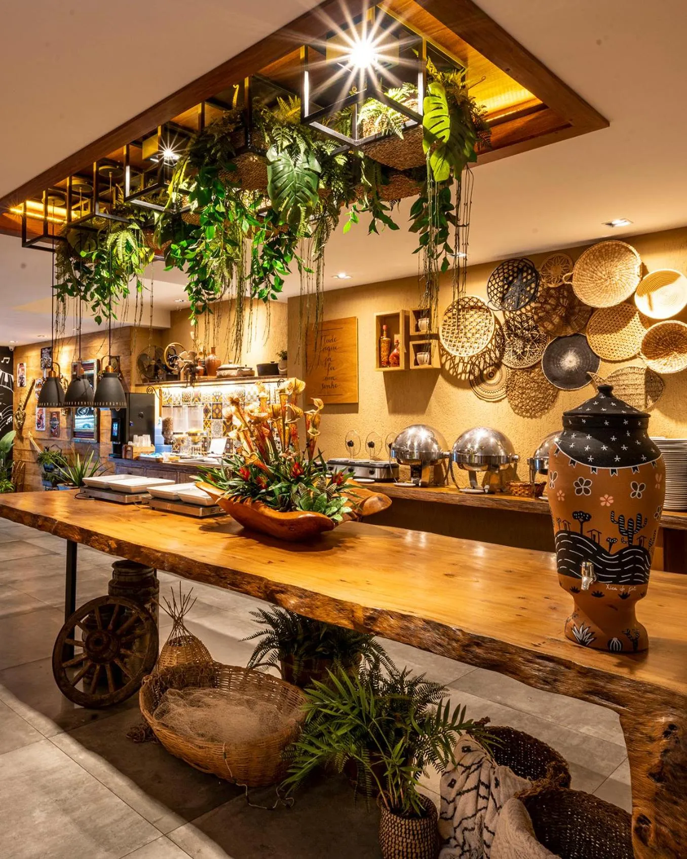 Restaurant/places to eat in Natal Dunnas Hotel