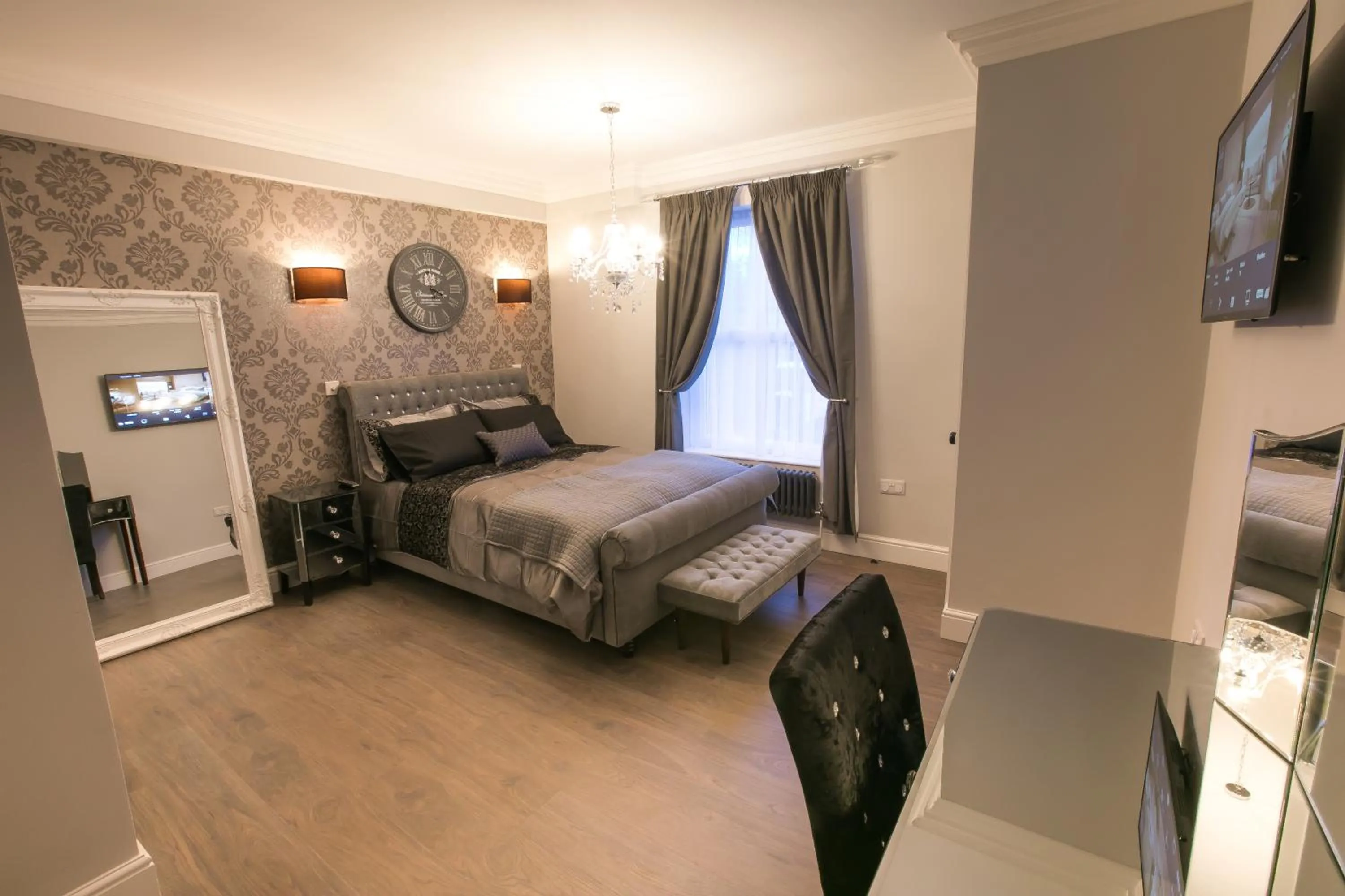 Bed in Apartments at Number 10 The Abbey