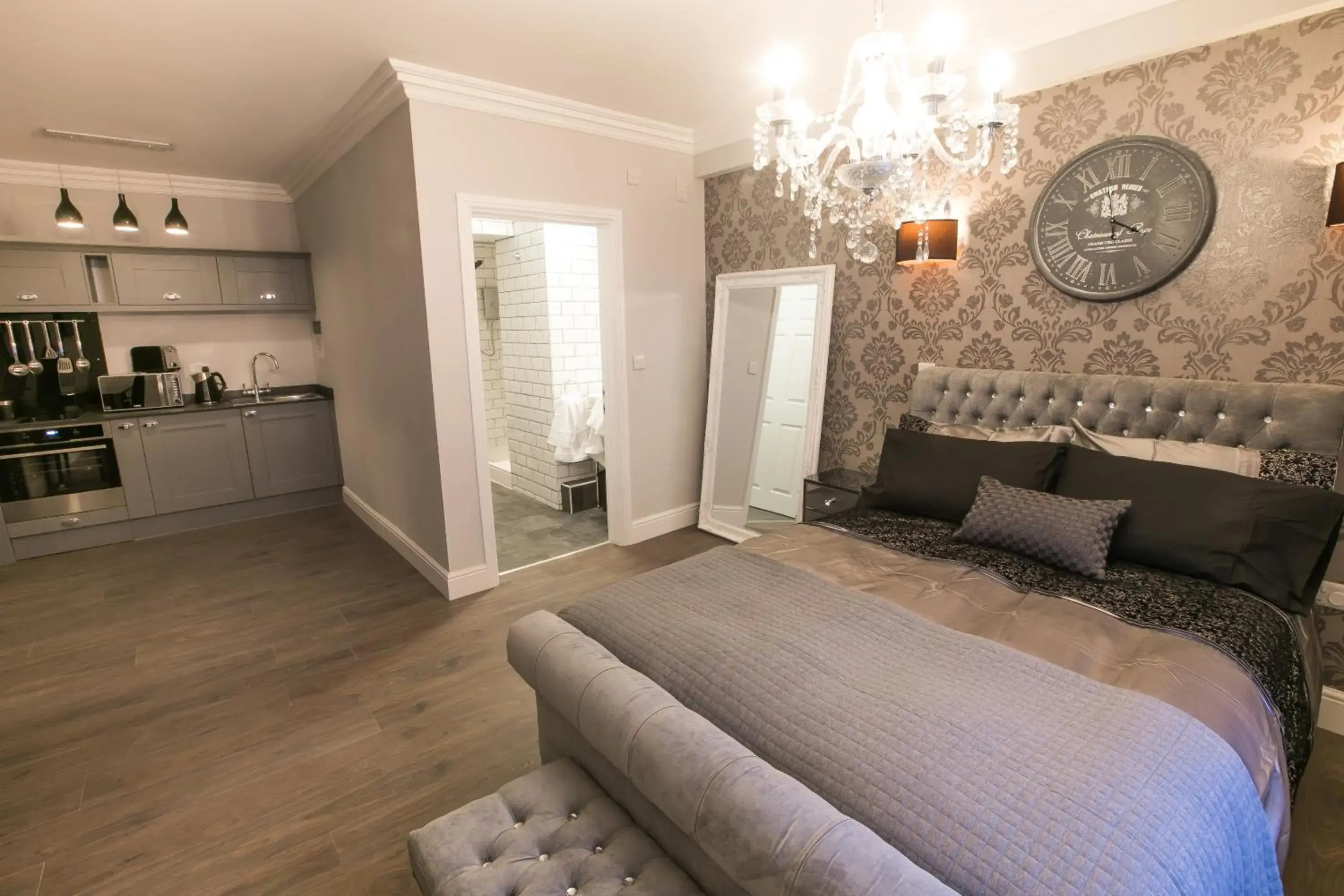One-Bedroom Apartment in Apartments at Number 10 The Abbey One-Bedroom Apartment in Apartments at Number 10 The Abbey