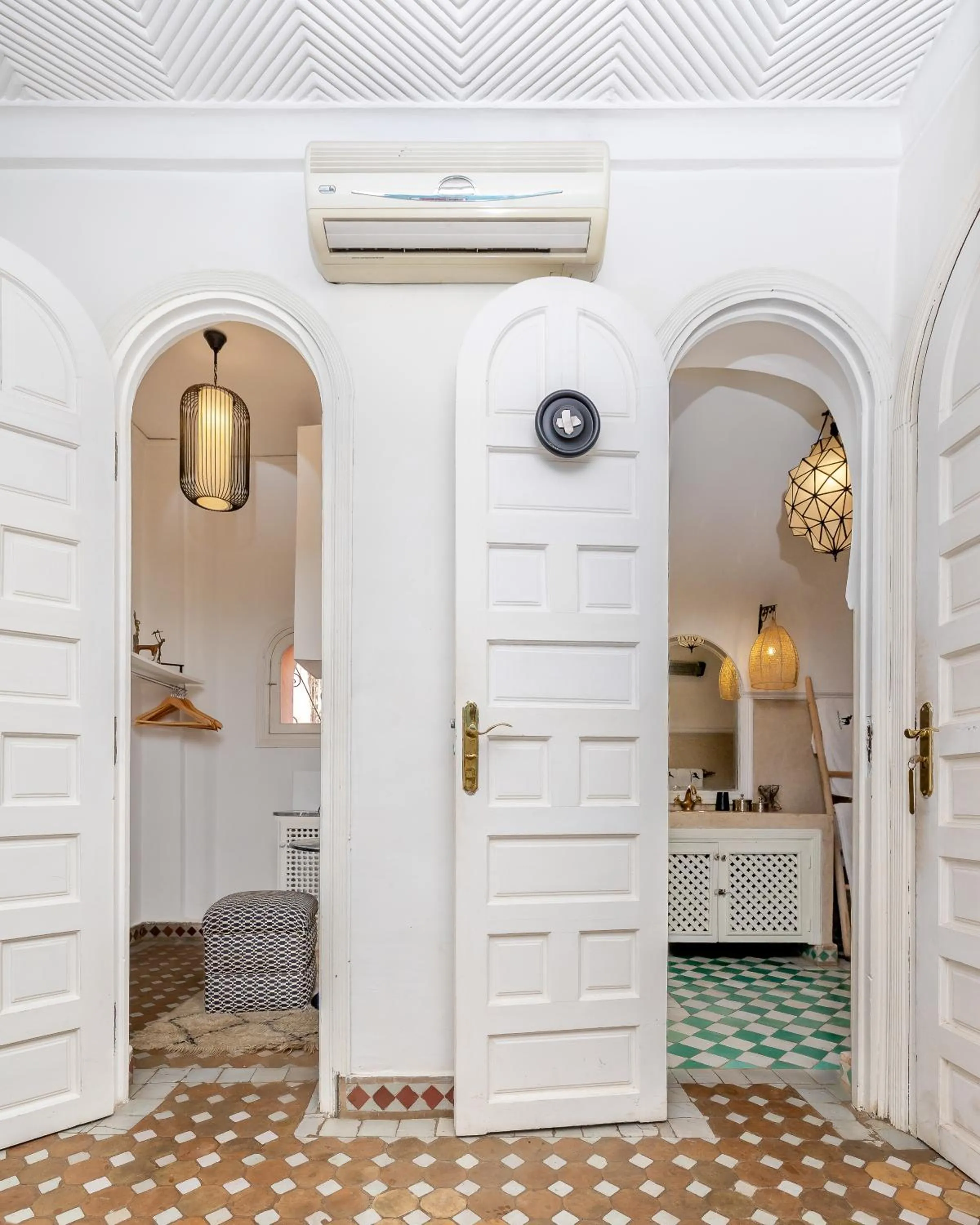 Bathroom, Bed in Indian Palace