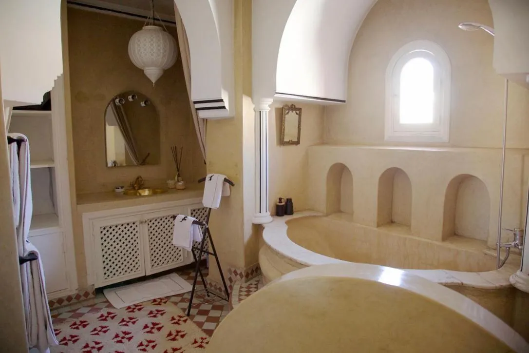 Bed in Indian Palace