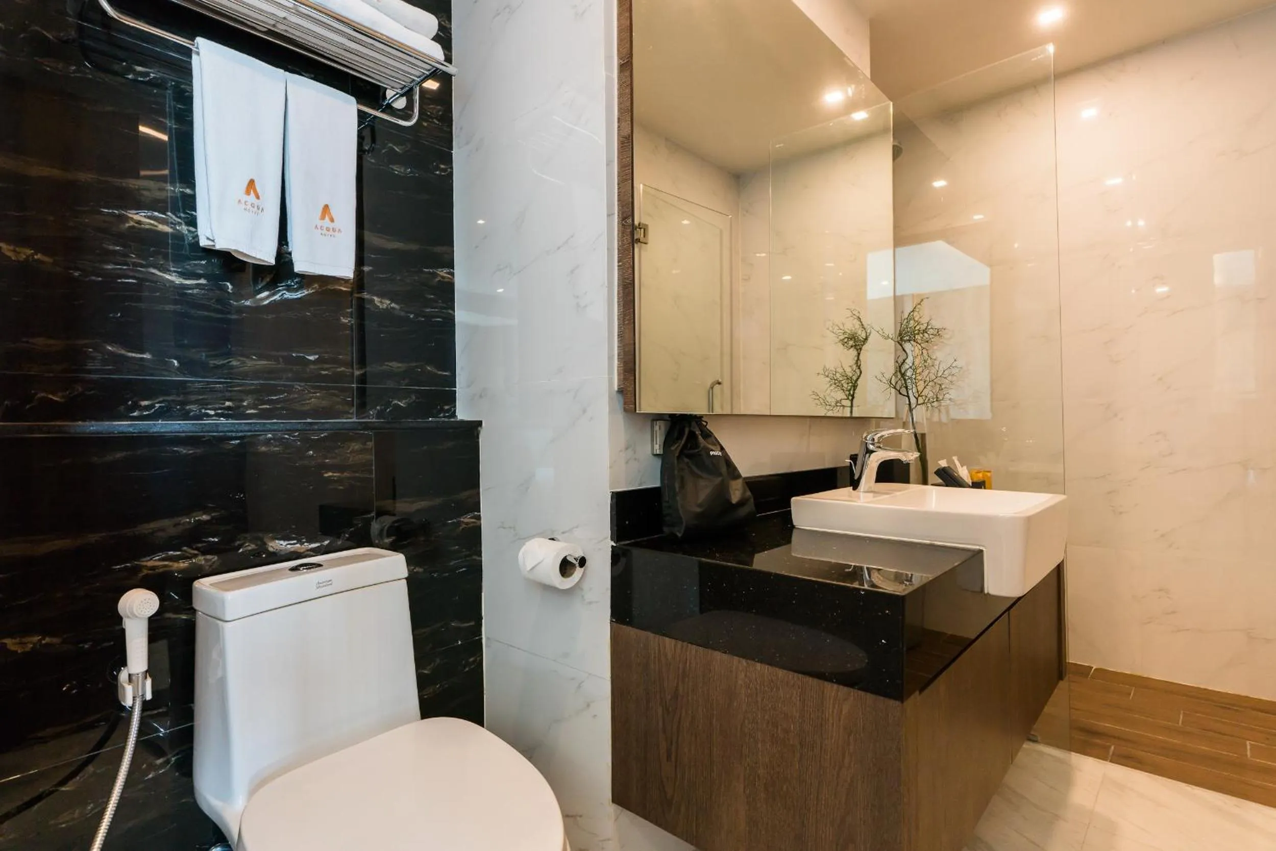 Bathroom in Acqua Hotel