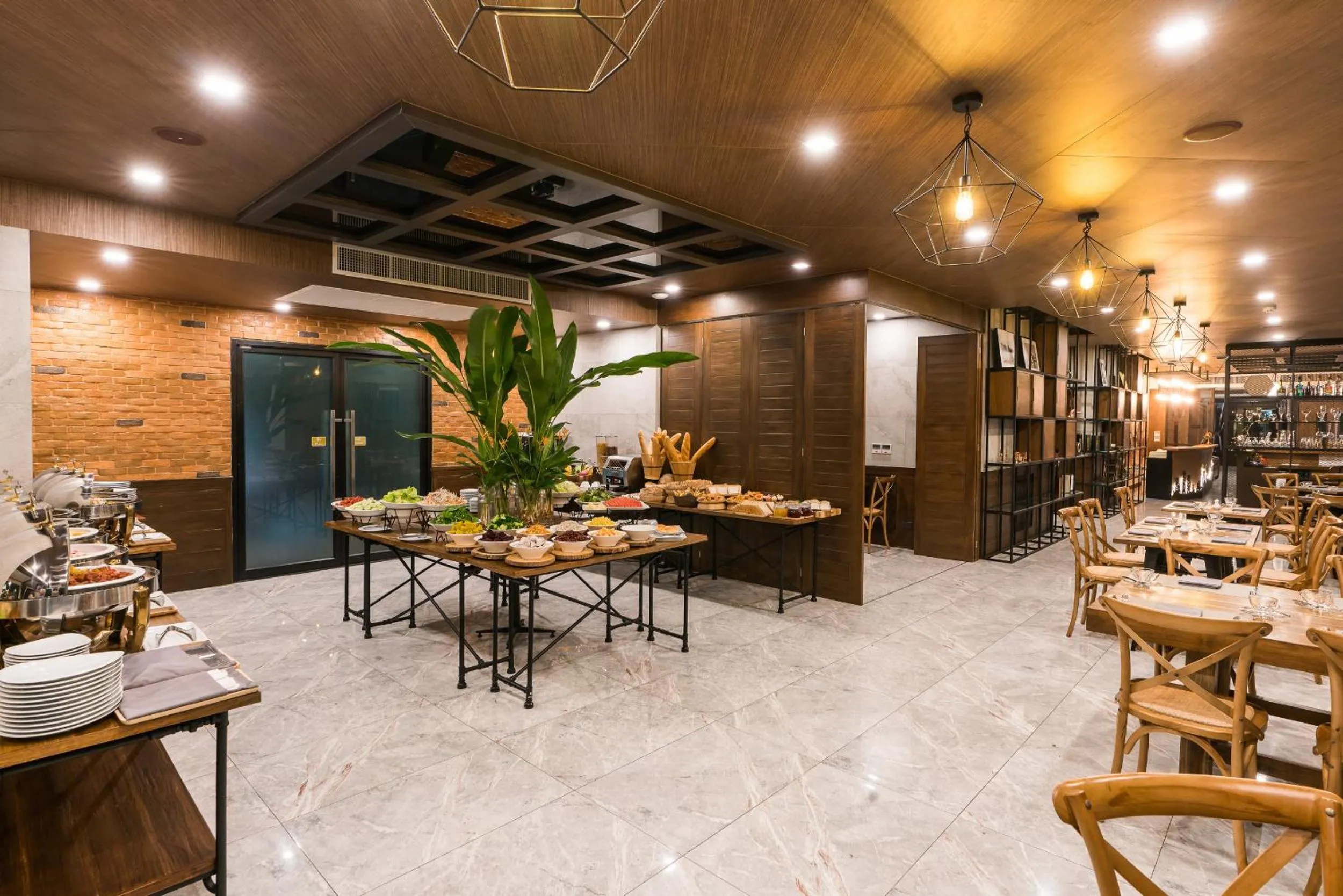 Restaurant/places to eat in Acqua Hotel