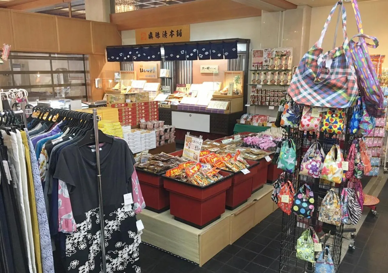 On-site shops in Itoen Hotel New Sakura