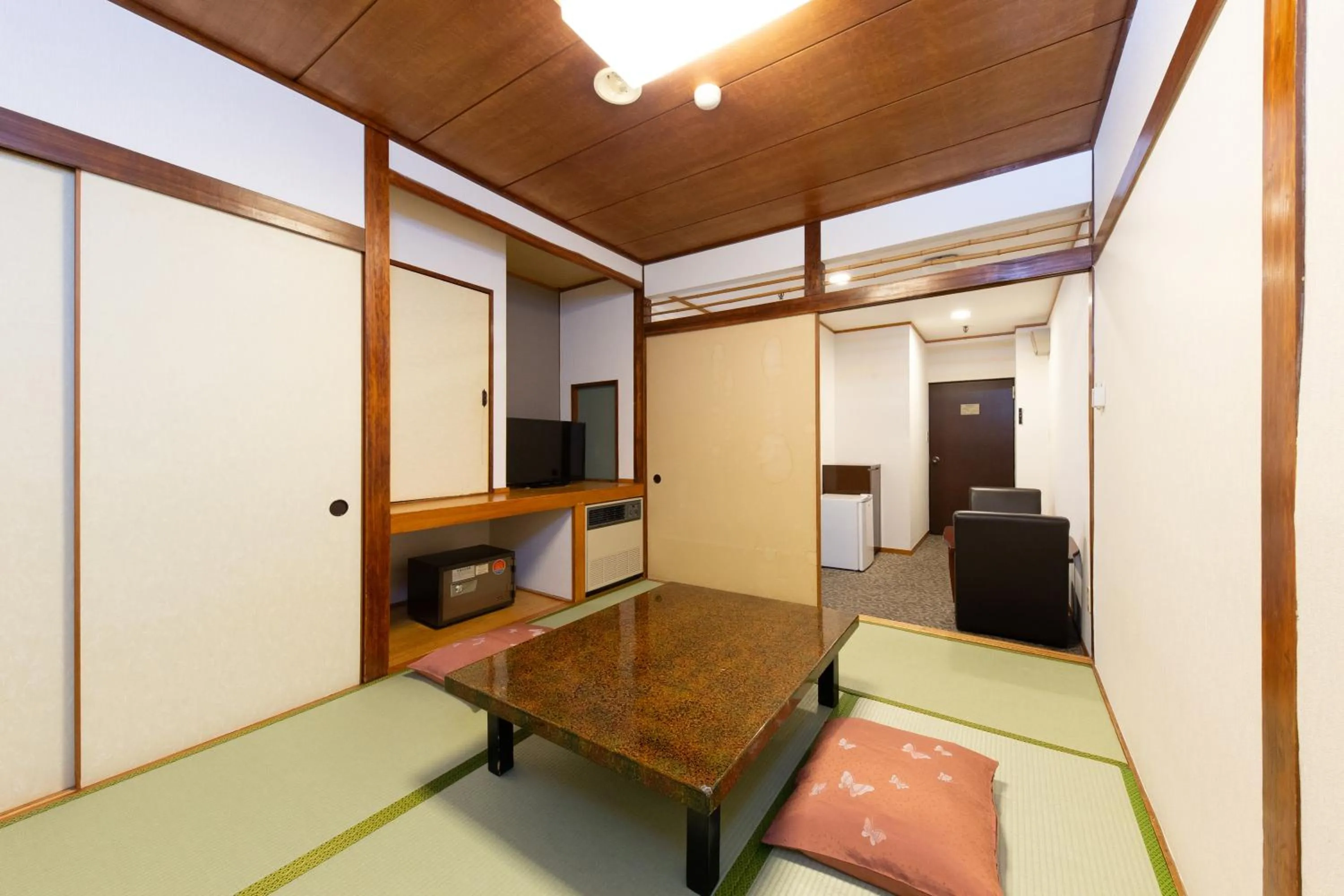 Photo of the whole room, Bed in Kinugawa Royal Hotel