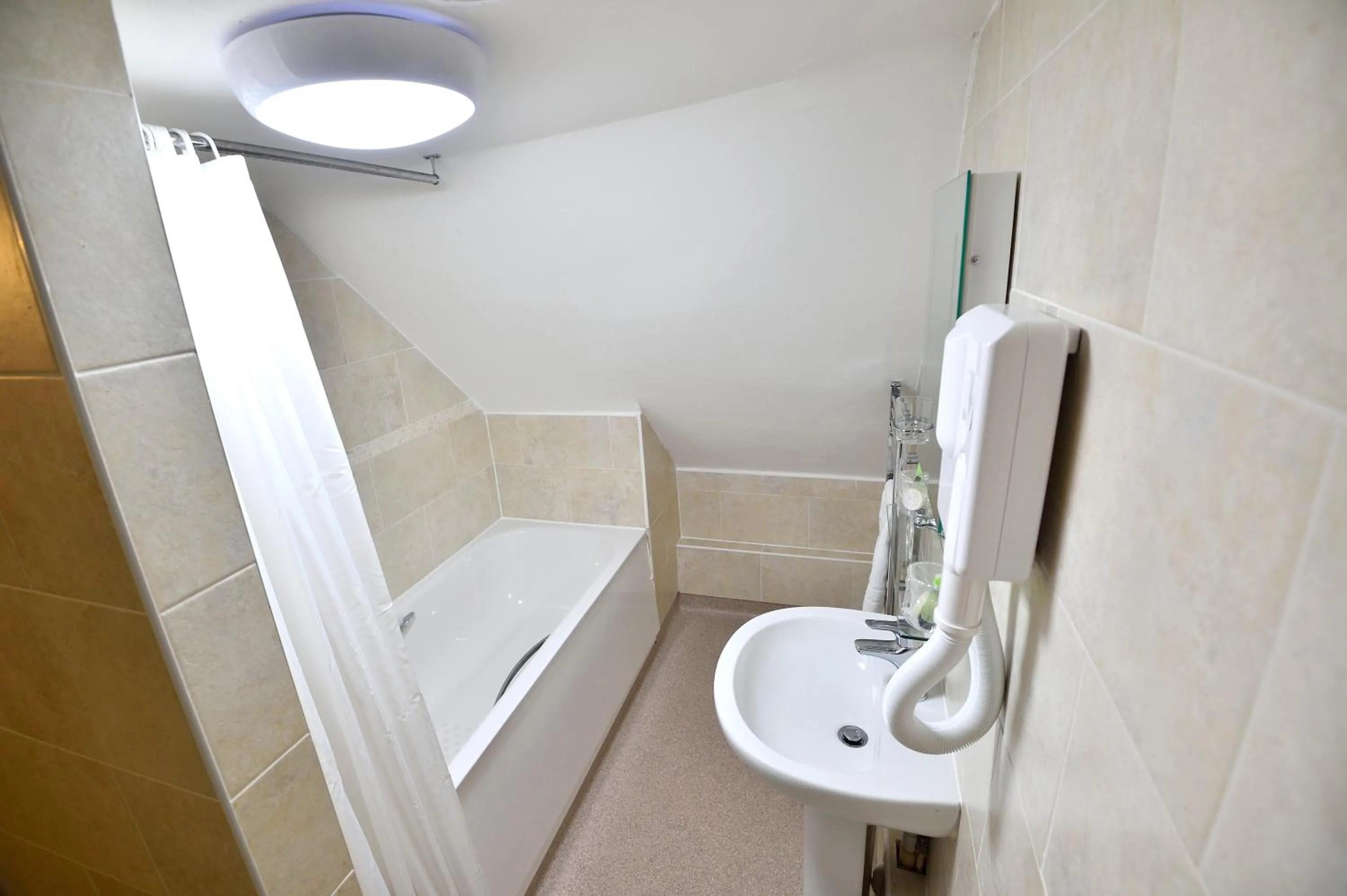 Bathroom in The Royal Victoria and Bull Hotel