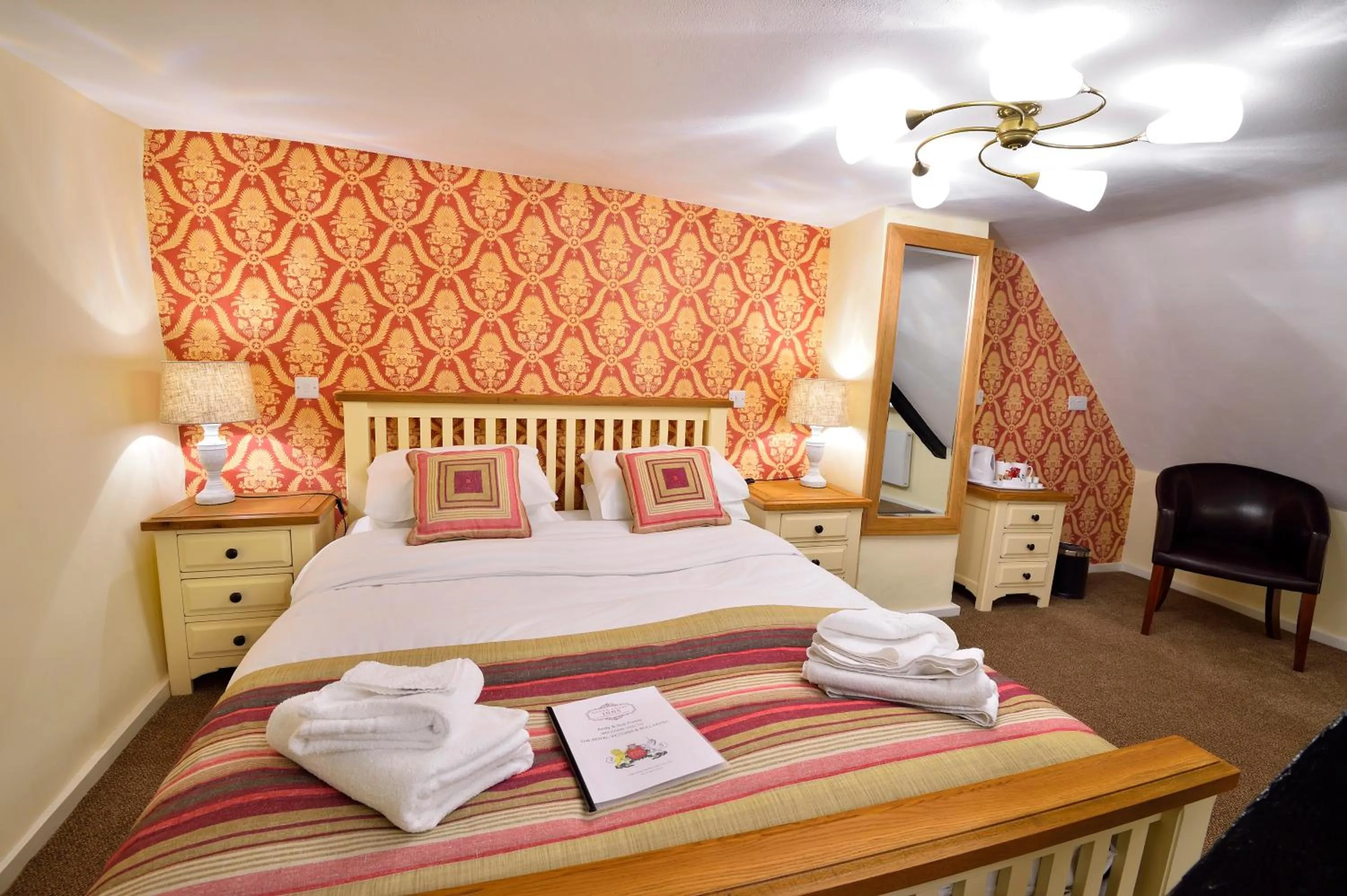 Photo of the whole room, Bed in The Royal Victoria and Bull Hotel