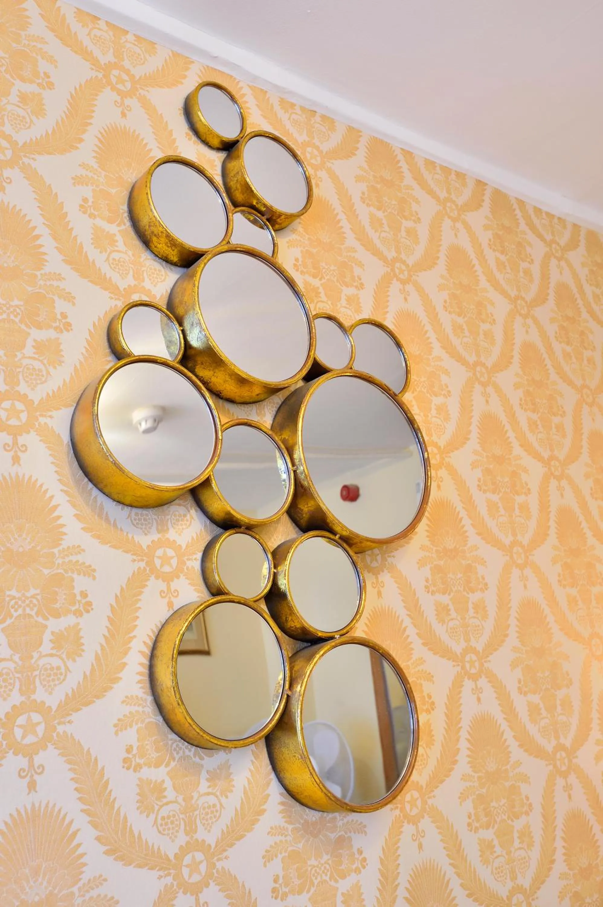 Decorative detail in The Royal Victoria and Bull Hotel