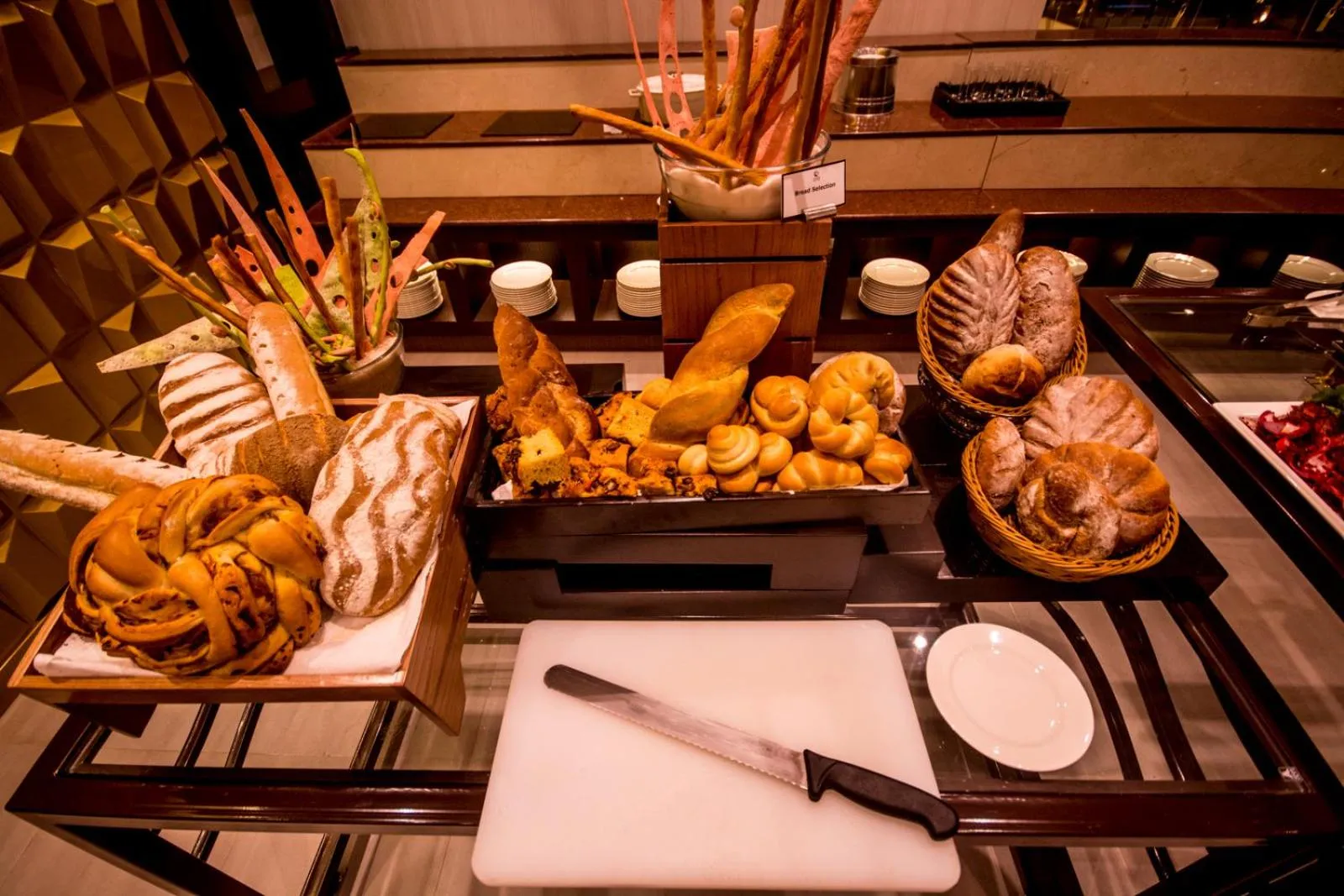 Restaurant/places to eat in Carnelian Muscat - Airport Hotel