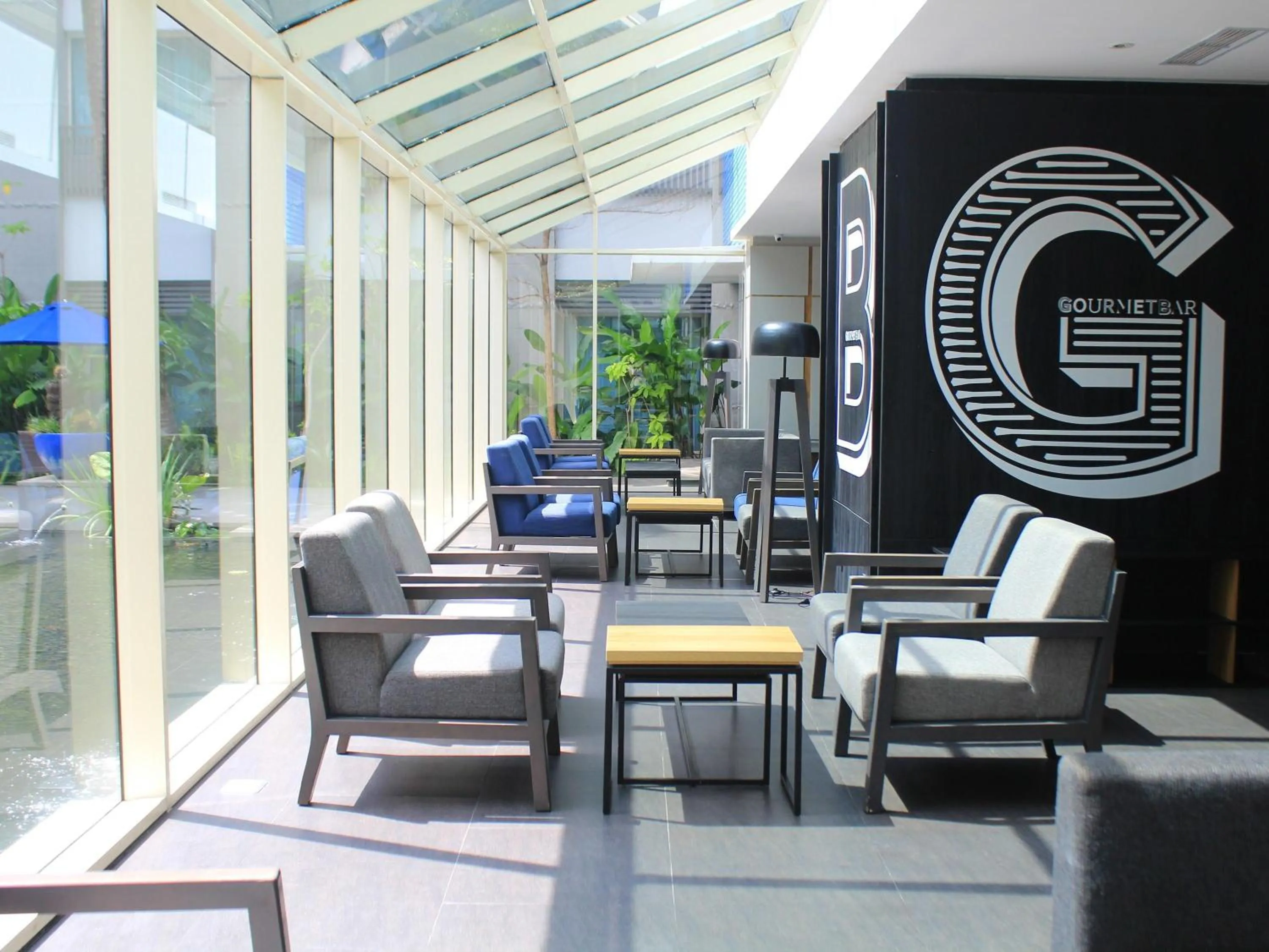 Lounge or bar in Novotel Jakarta Mangga Dua Square