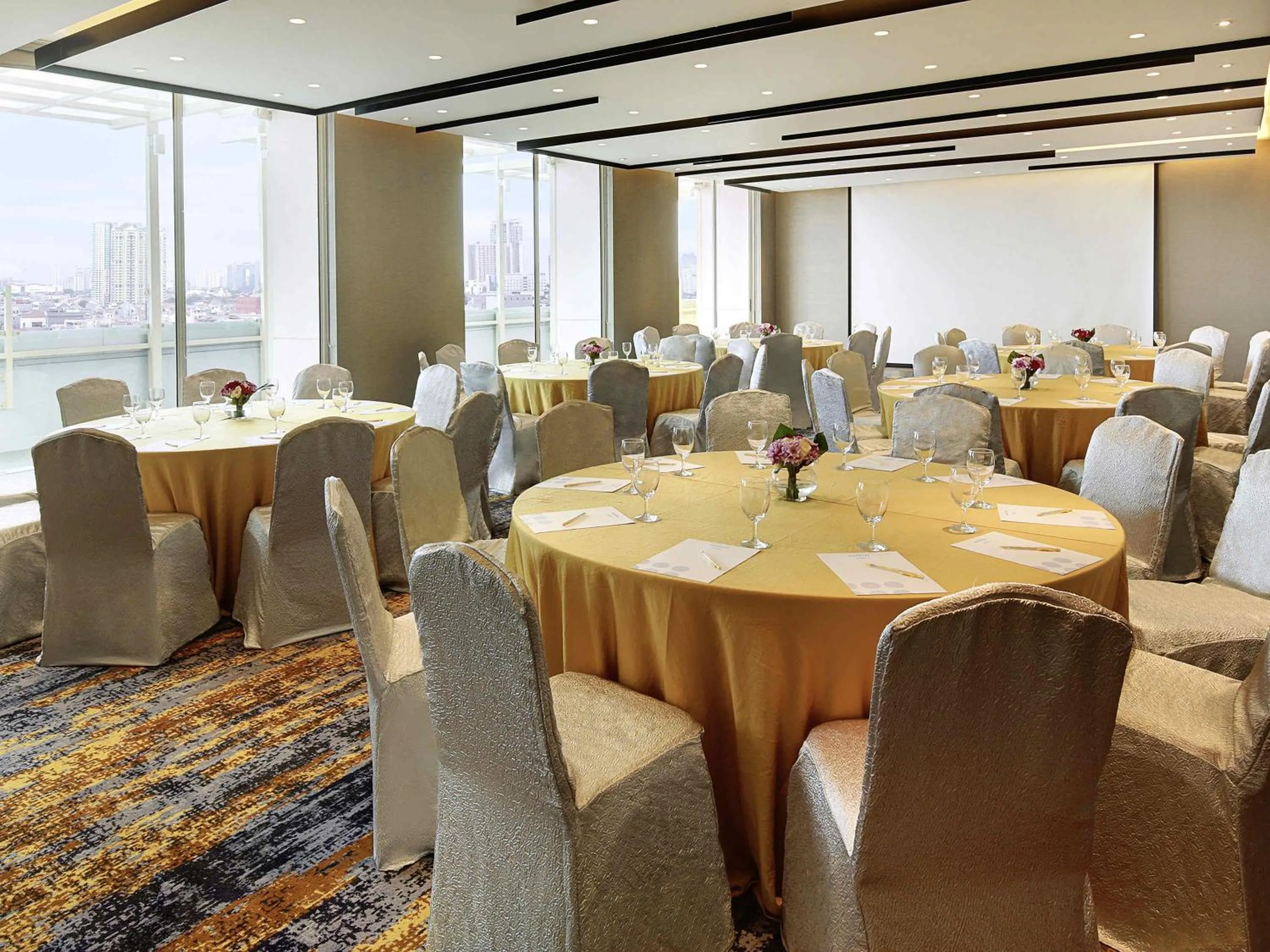 Meeting/conference room in Novotel Jakarta Mangga Dua Square