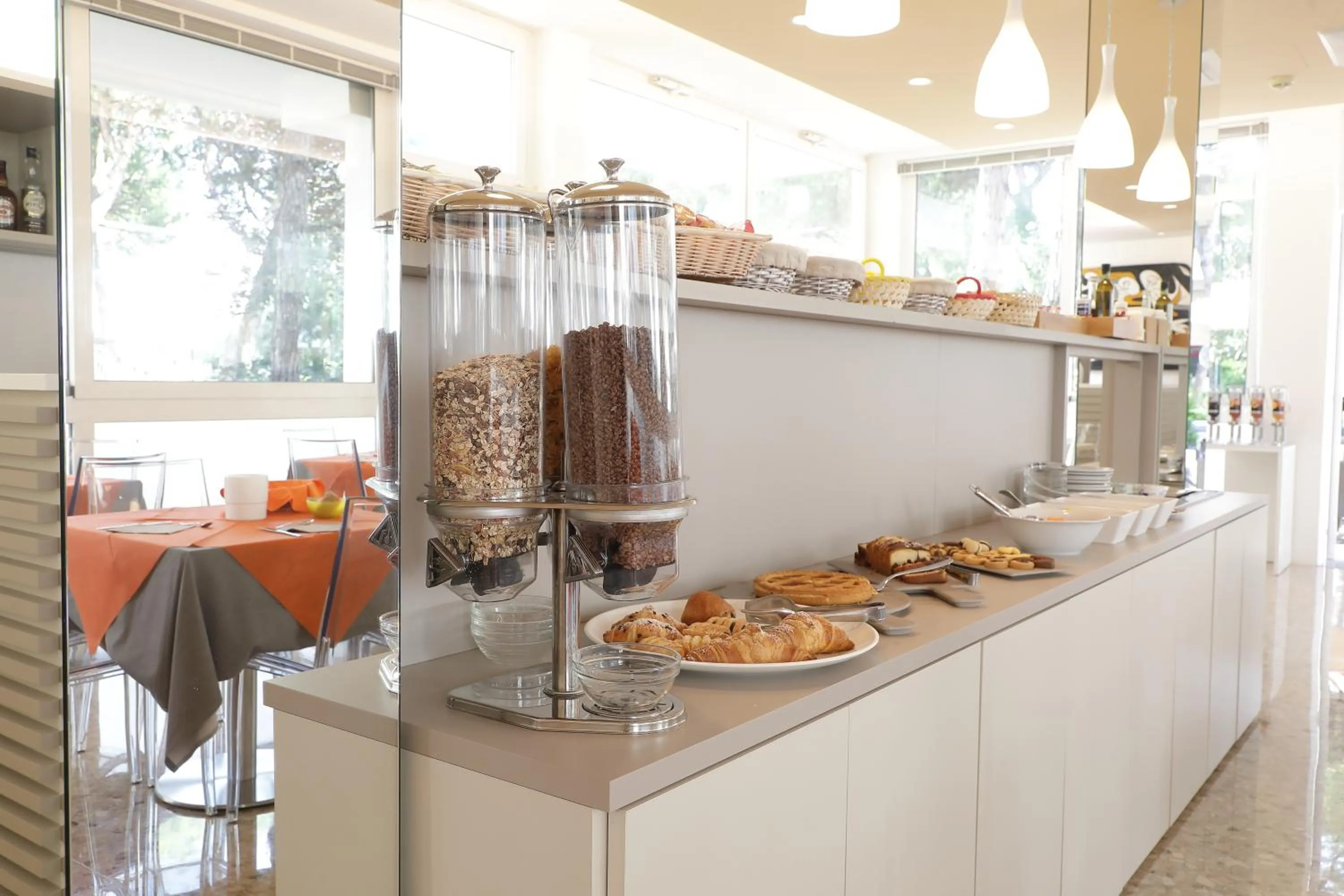 Food and drinks in Hotel Meublè Zenith