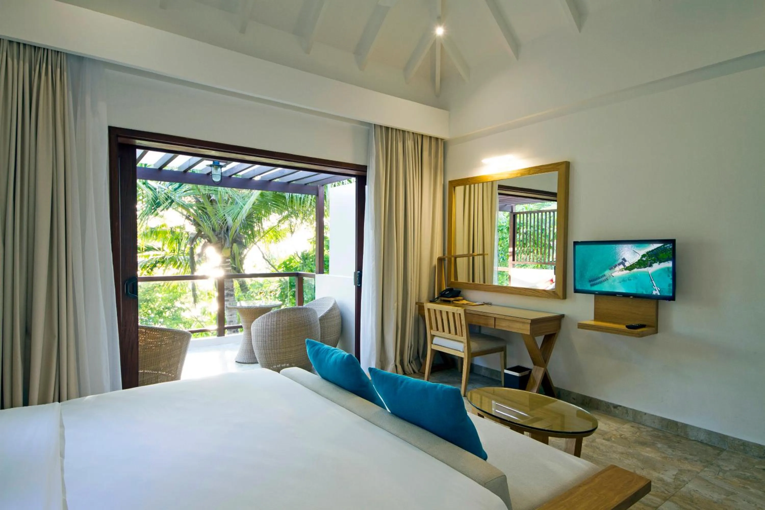 Bedroom, Bed in Summer Island Maldives