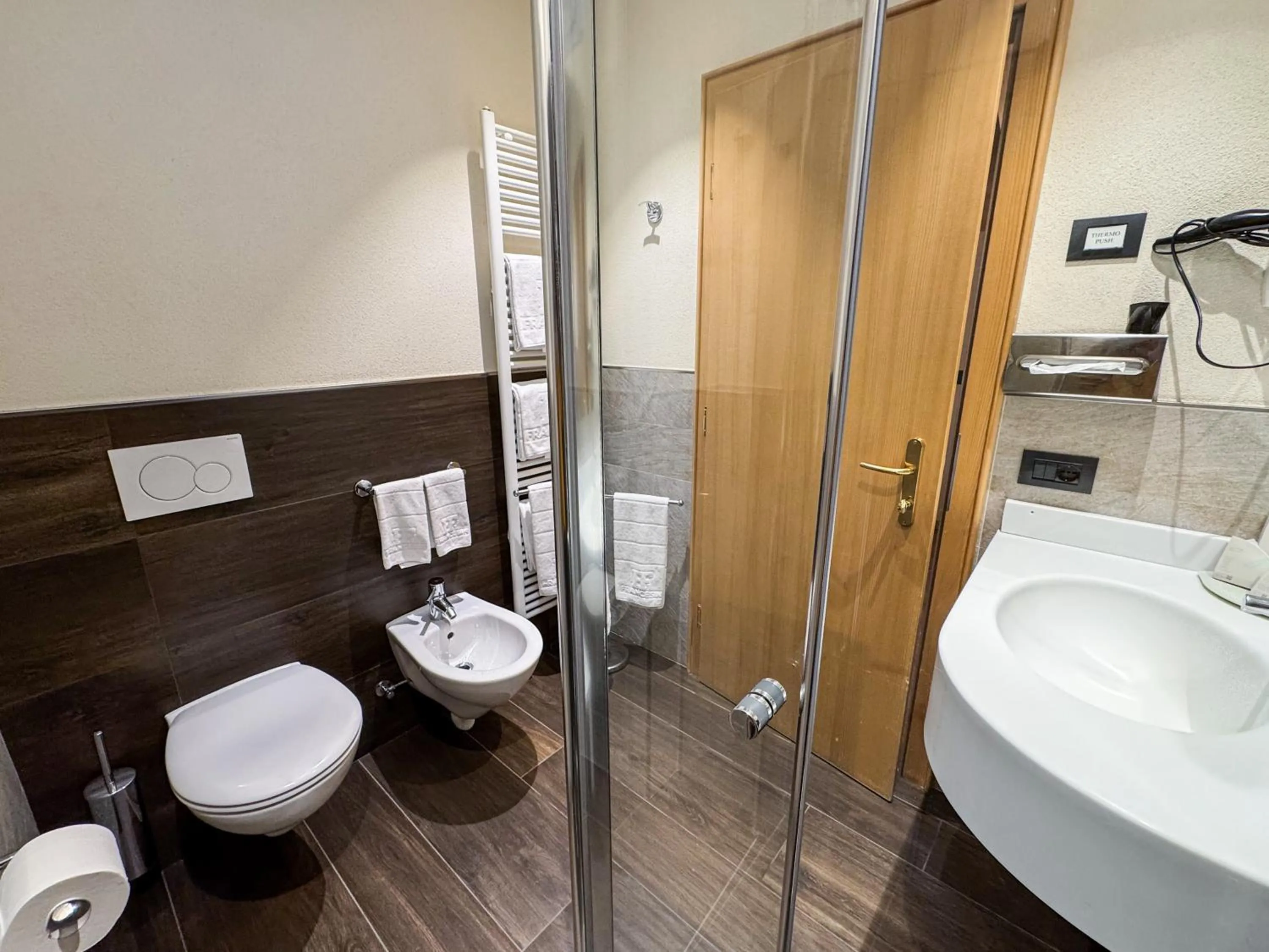 Shower in Francesin Active Hotel