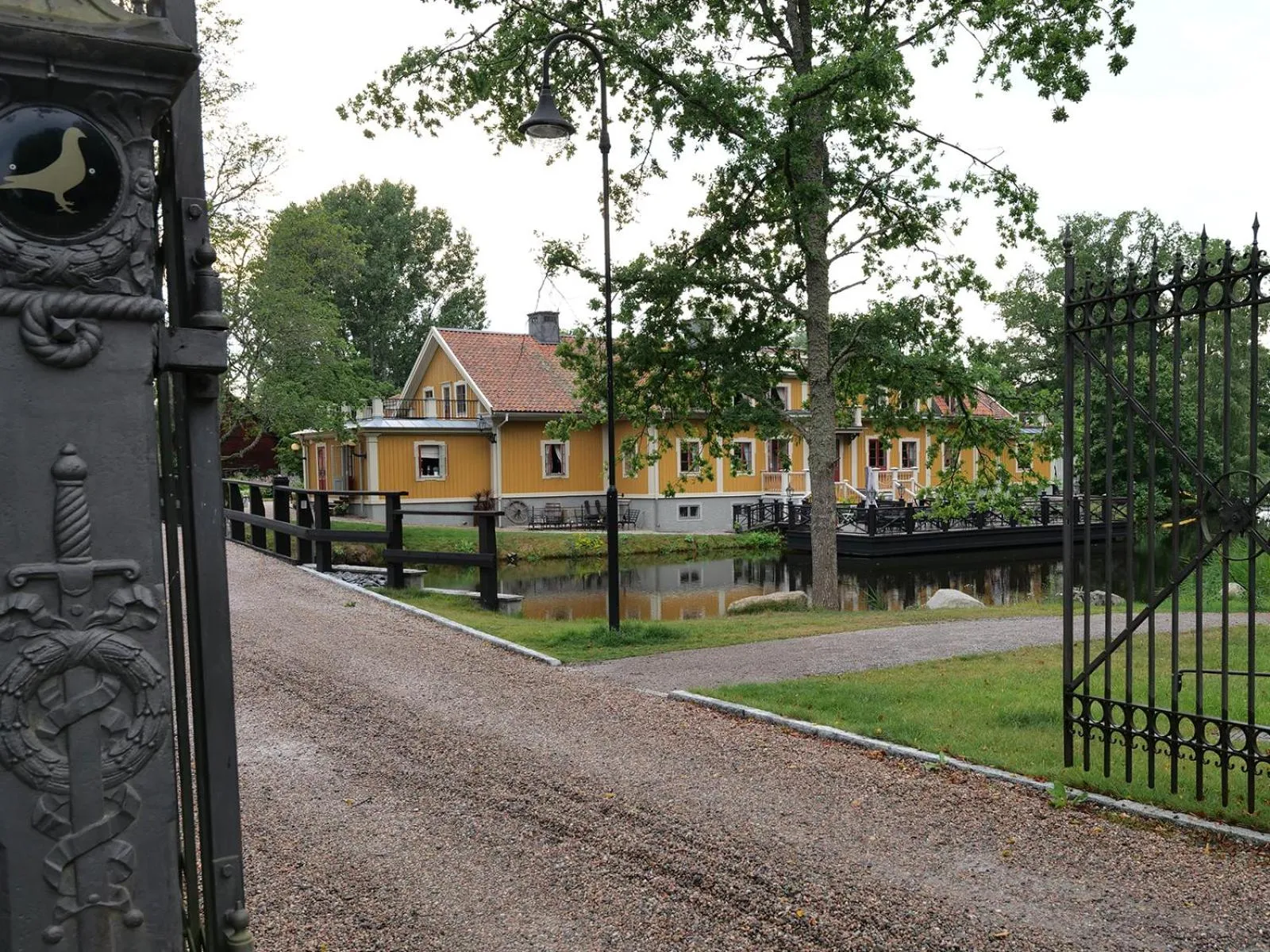 Facade/entrance in Dufweholms Herrgård