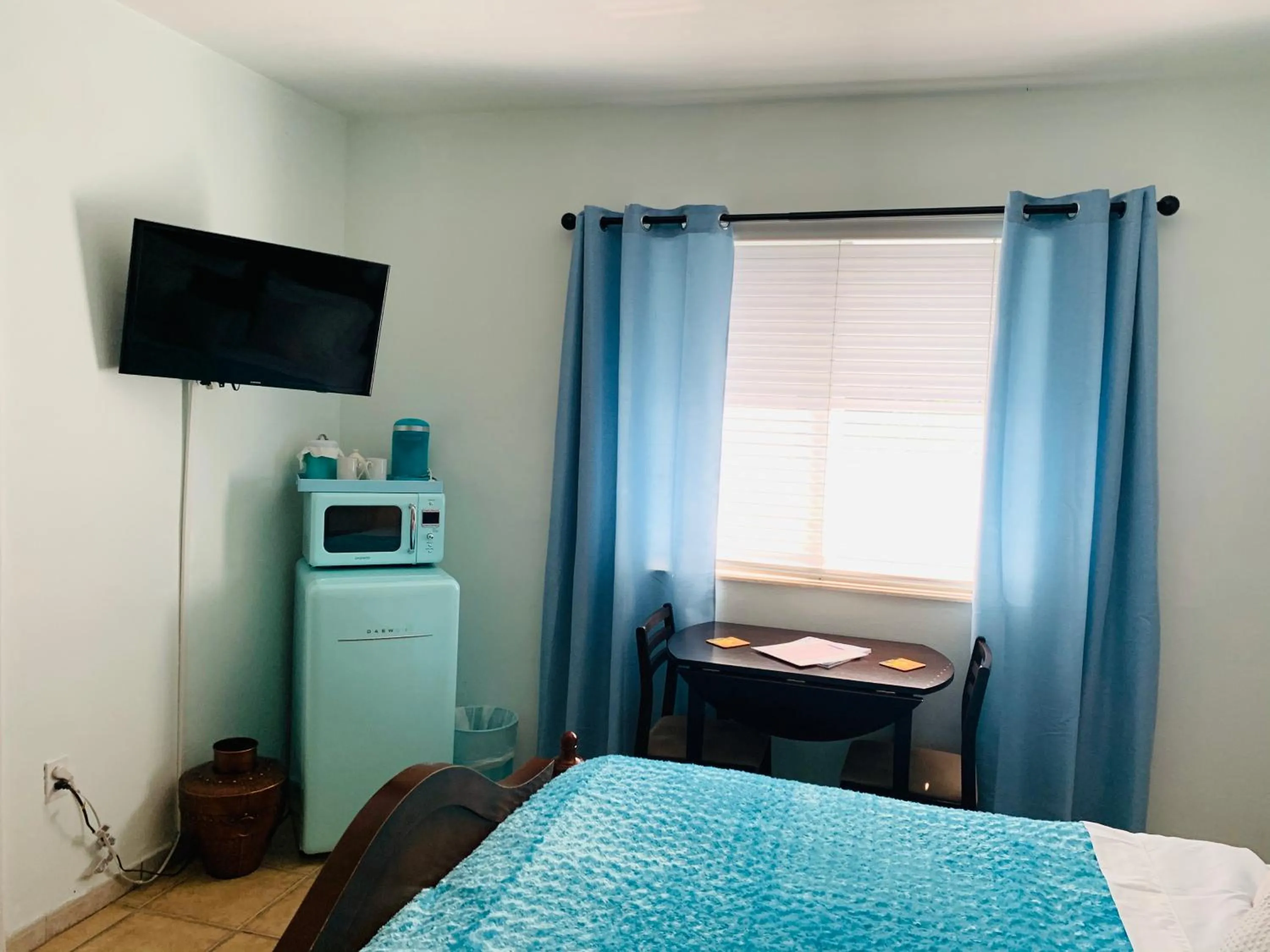 Coffee/tea facilities, Bed in Blue House Miami