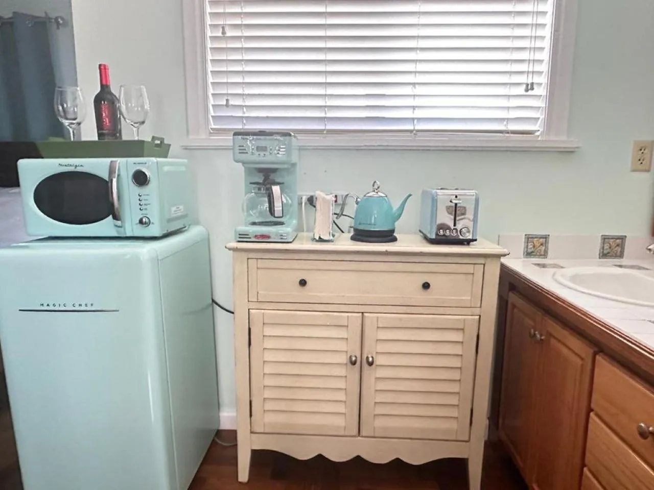 oven in Blue House Miami