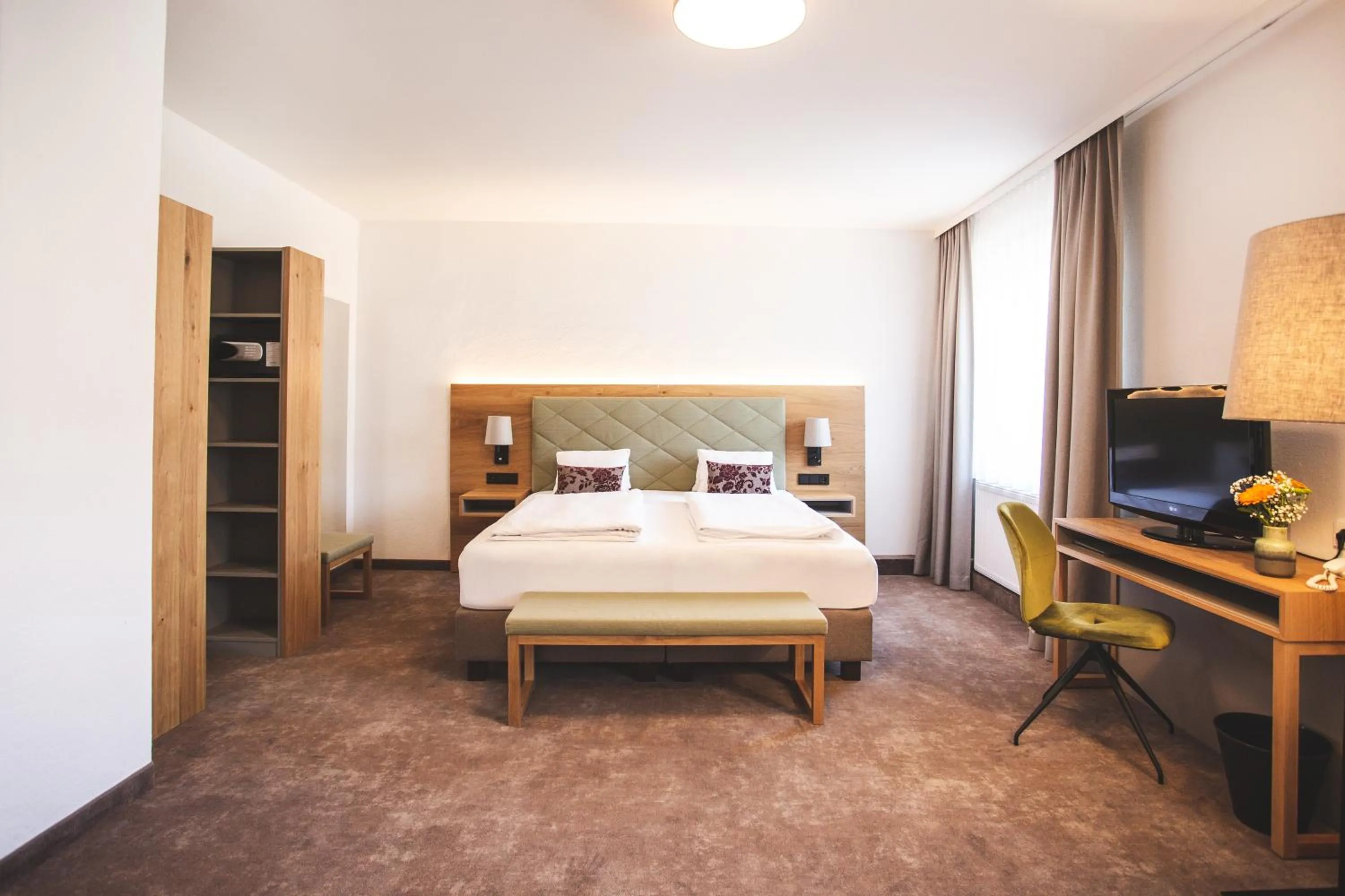 TV and multimedia, Bed in Der Dolomitenhof - Tristach