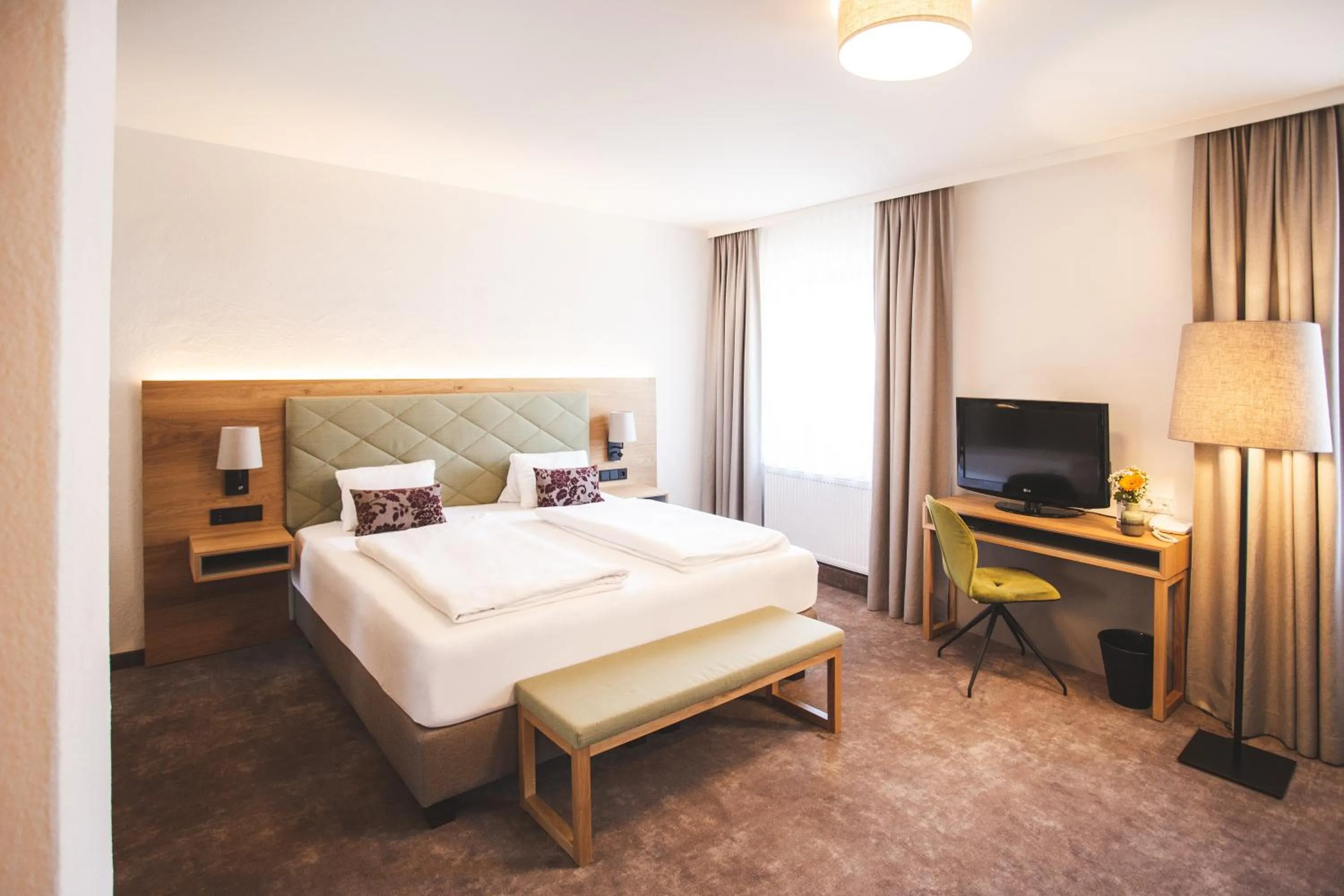 Photo of the whole room, Bed in Der Dolomitenhof - Tristach