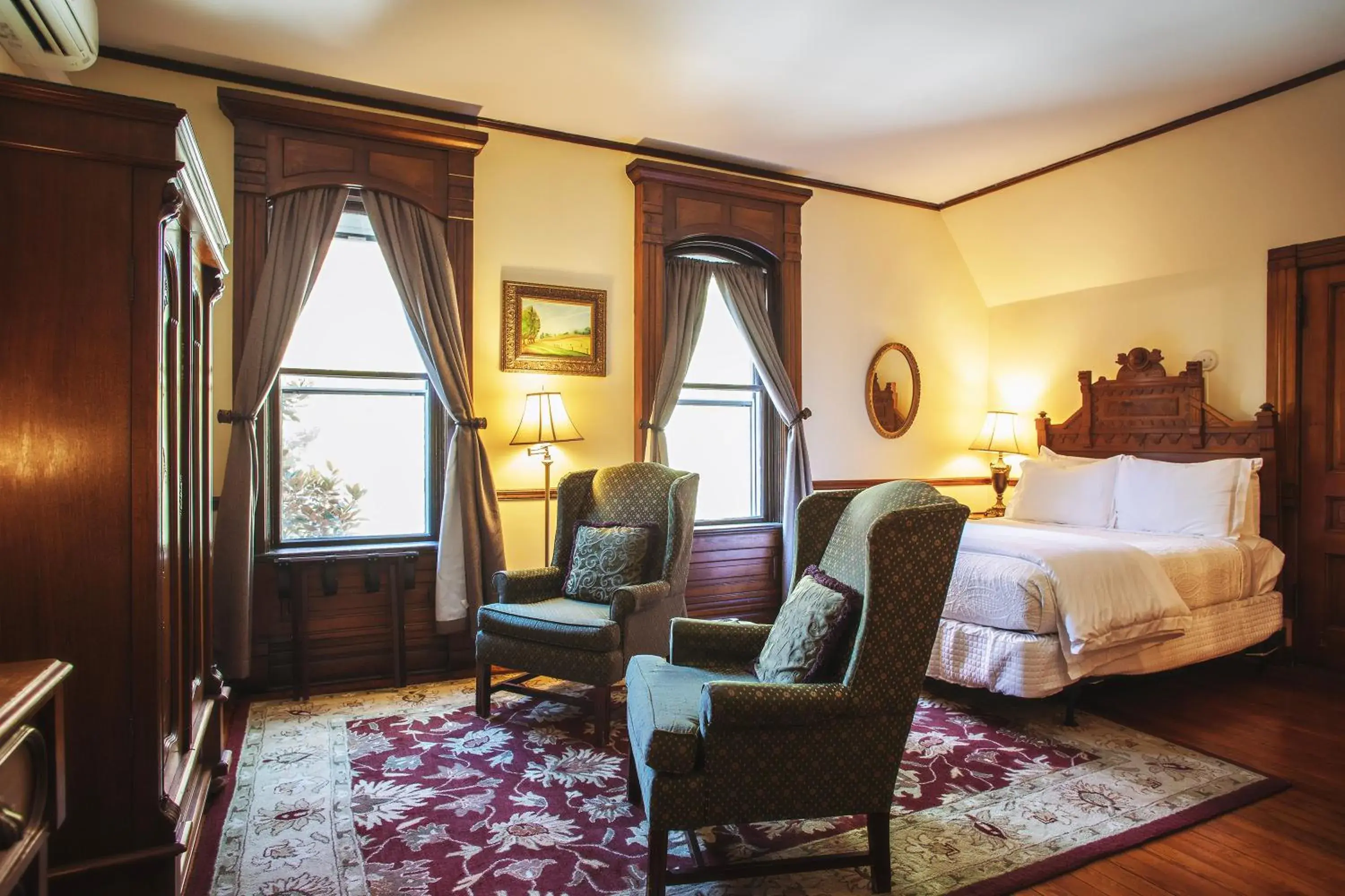 East Lake Room in Cedar Crest Inn East Lake Room in Cedar Crest Inn