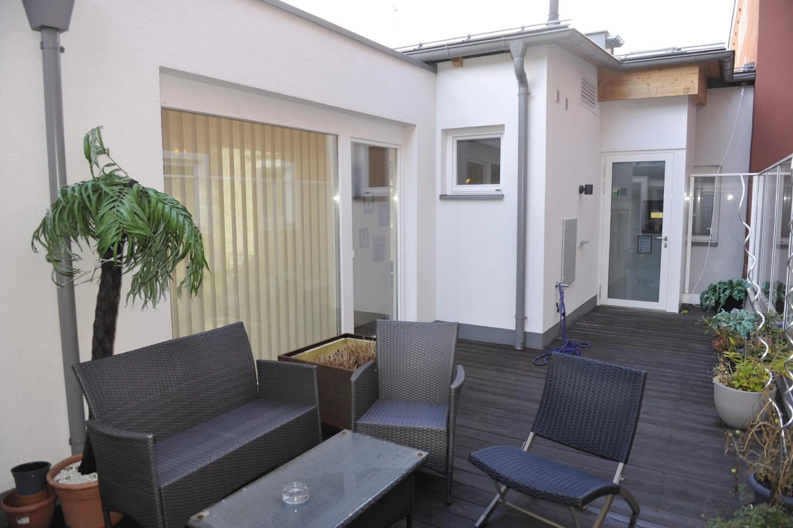 Balcony/Terrace in City Zimmer - Appartement Dina Mariner