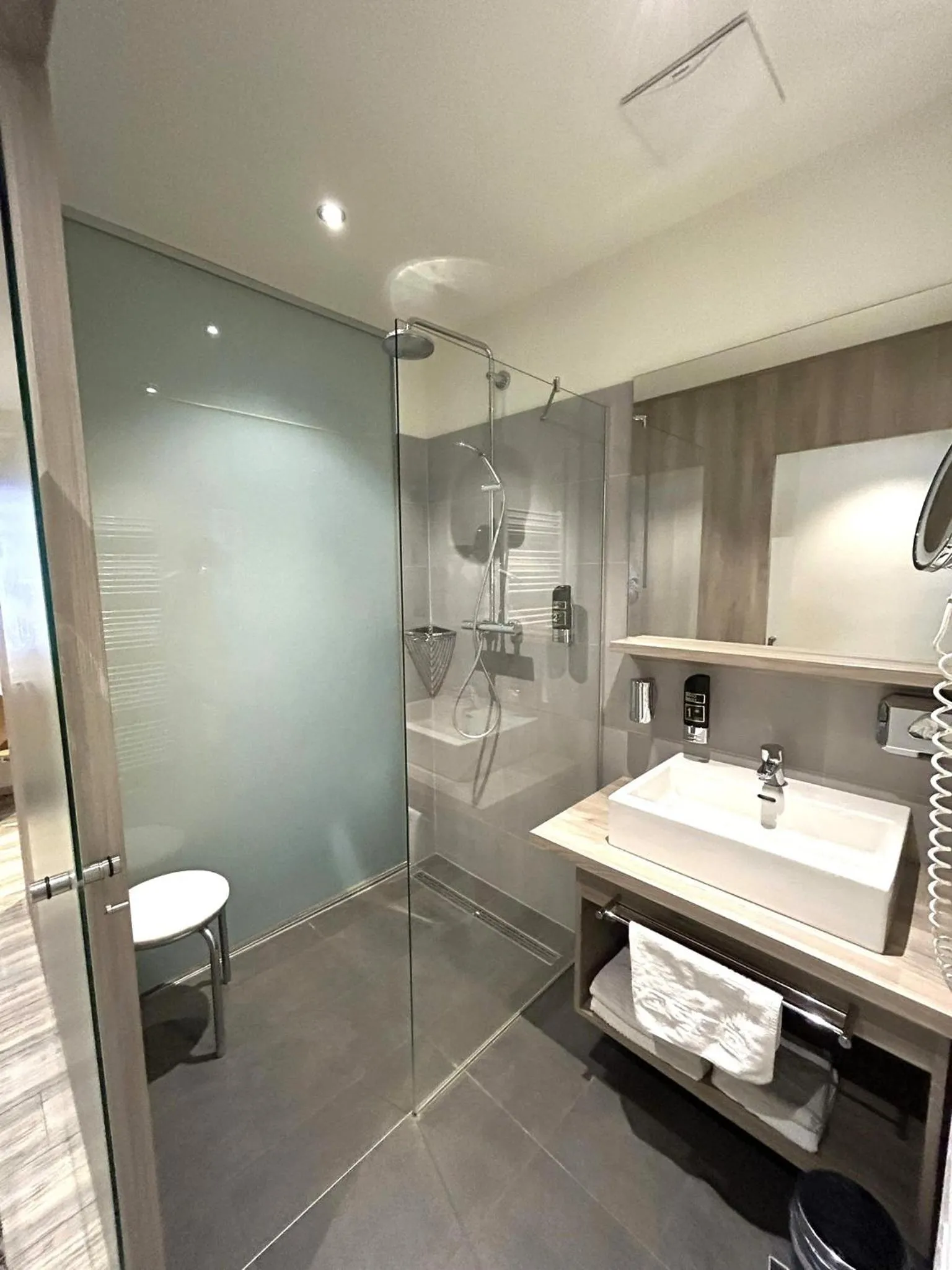 Bathroom in City Zimmer - Appartement Dina Mariner