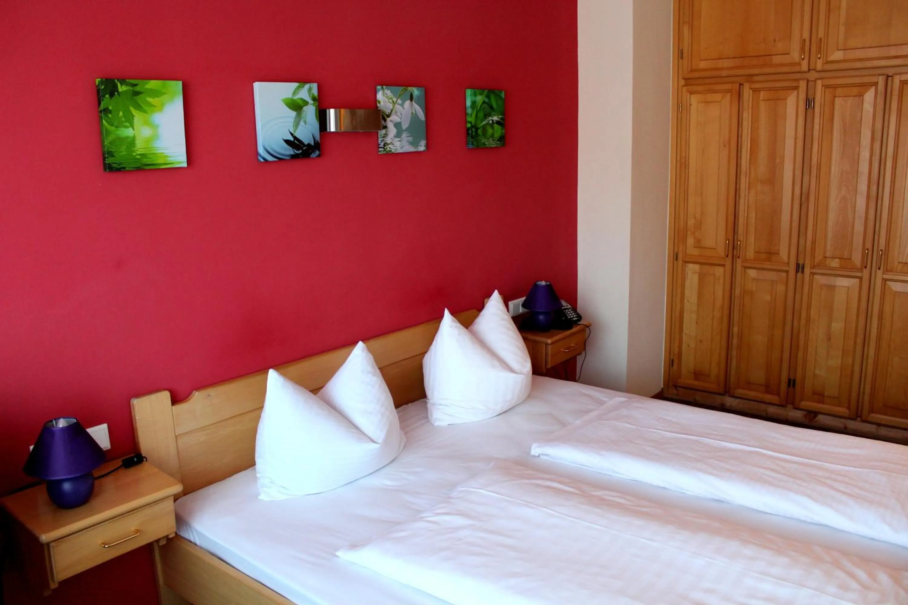 Bedroom, Bed in Hotel Atlas Sport