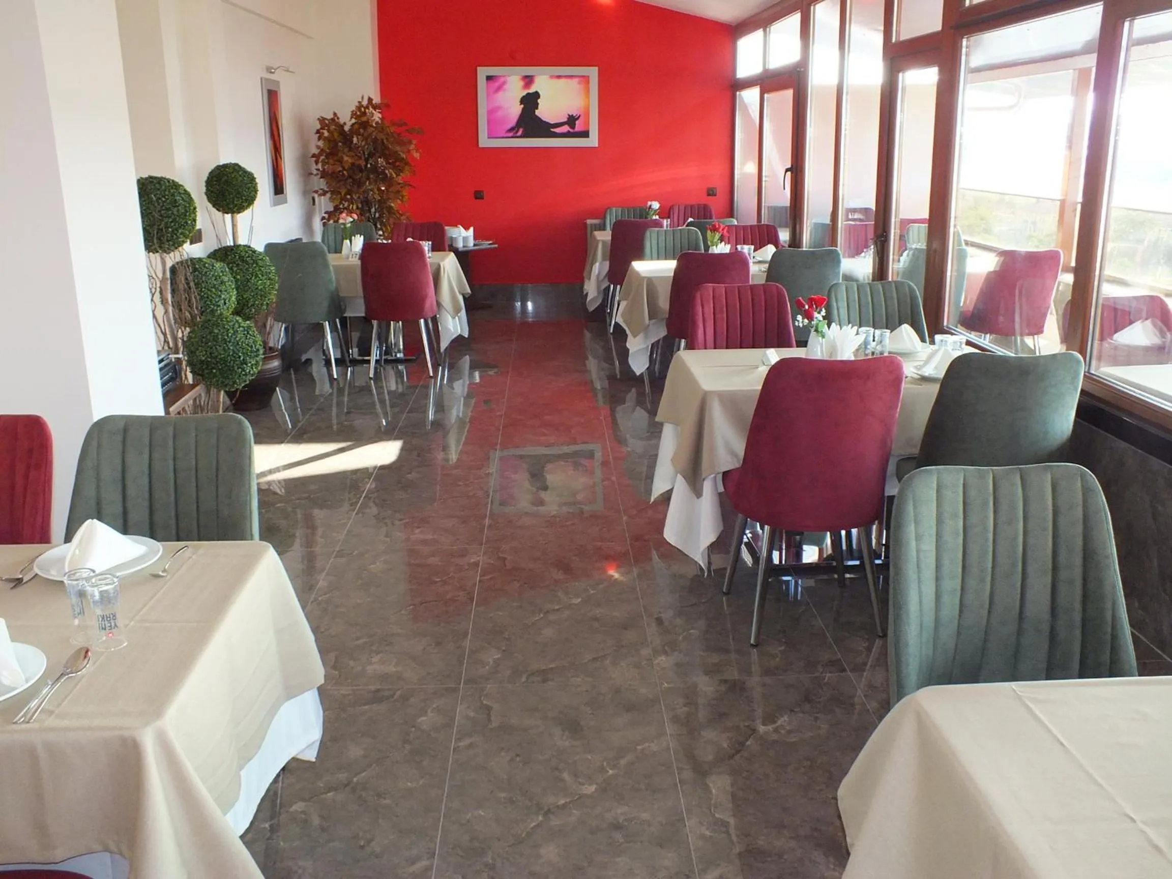 Restaurant/places to eat in Lifos Hotel