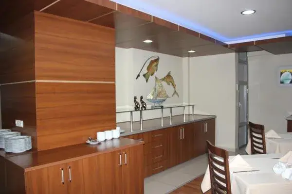 Restaurant/places to eat in Lifos Hotel Restaurant/places to eat in Lifos Hotel