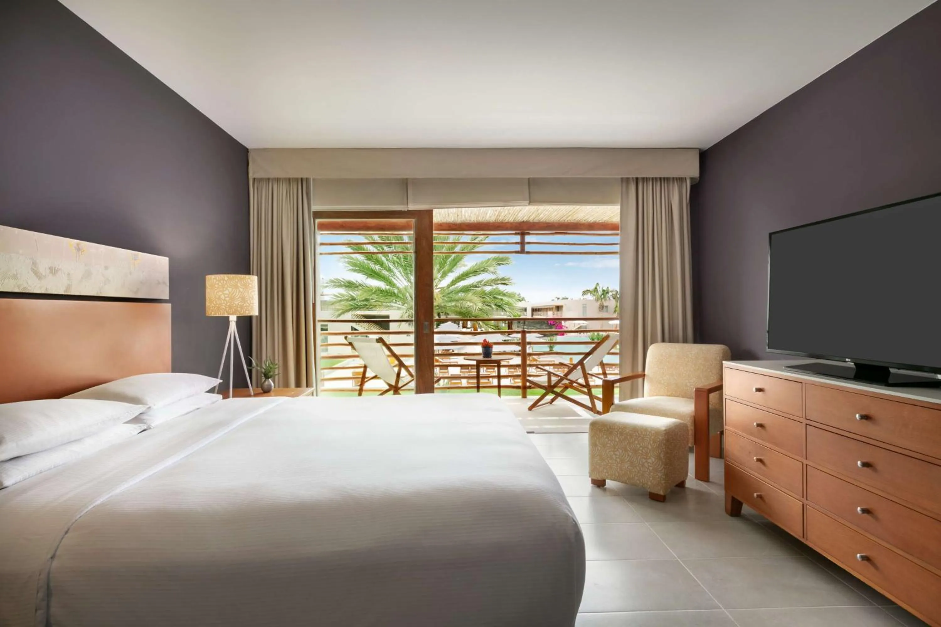 Bed in The Legend Paracas Resort, a Destination by Hyatt Hotel