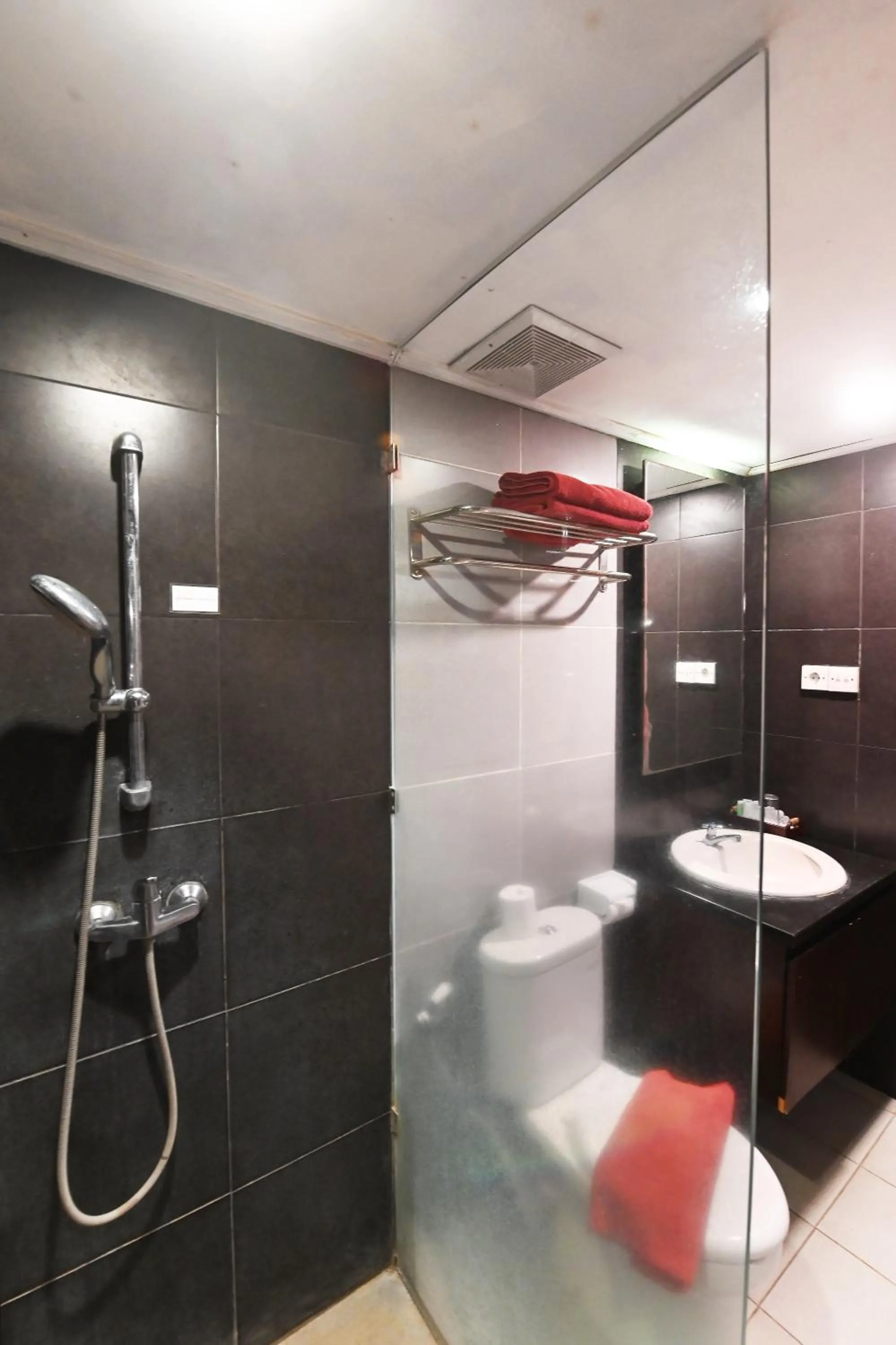 Bathroom in Puri Dewa Bharata Hotel & Villas