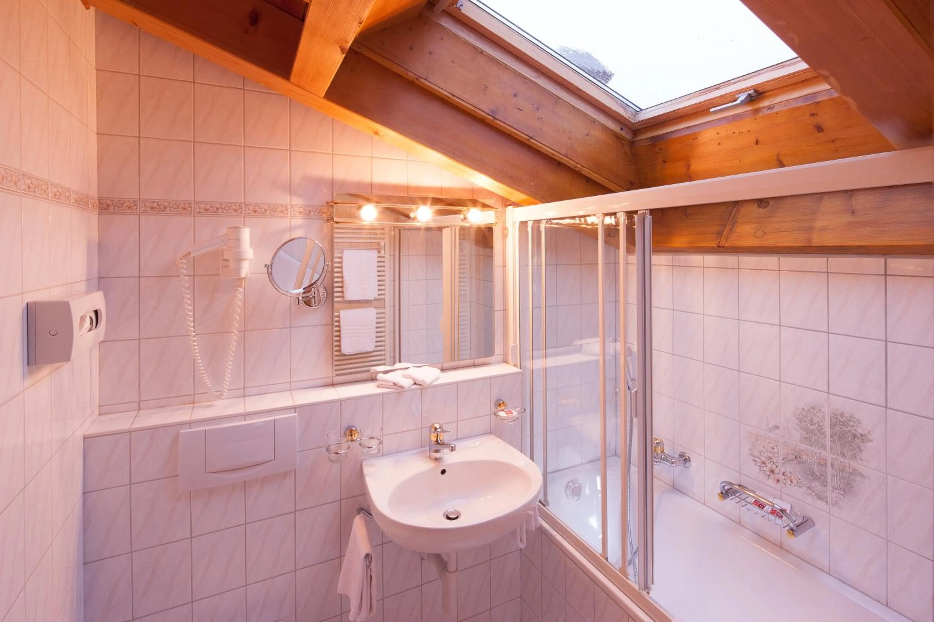 Shower in Hotel Cheminee