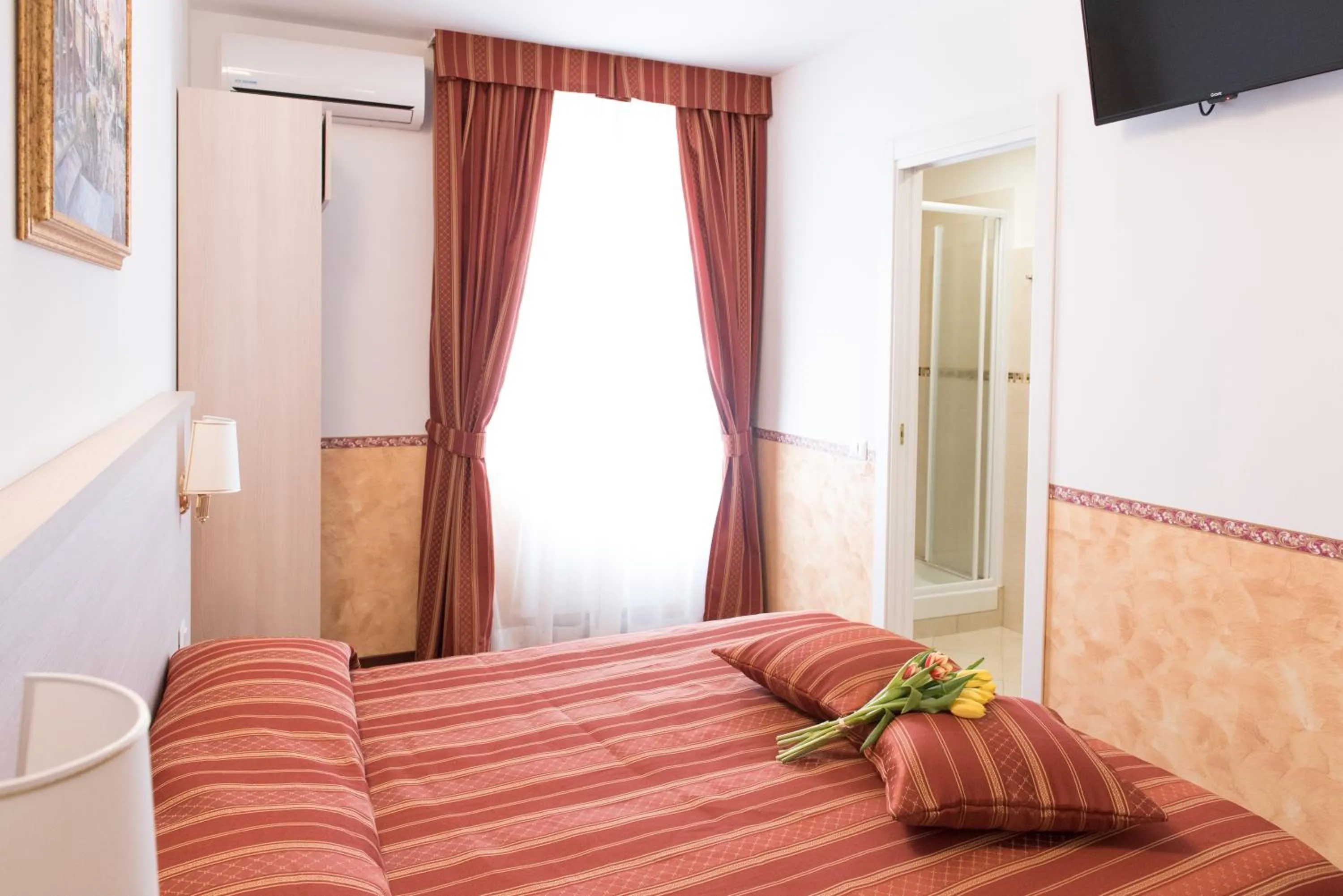 Bedroom, Bed in Domus Giulia