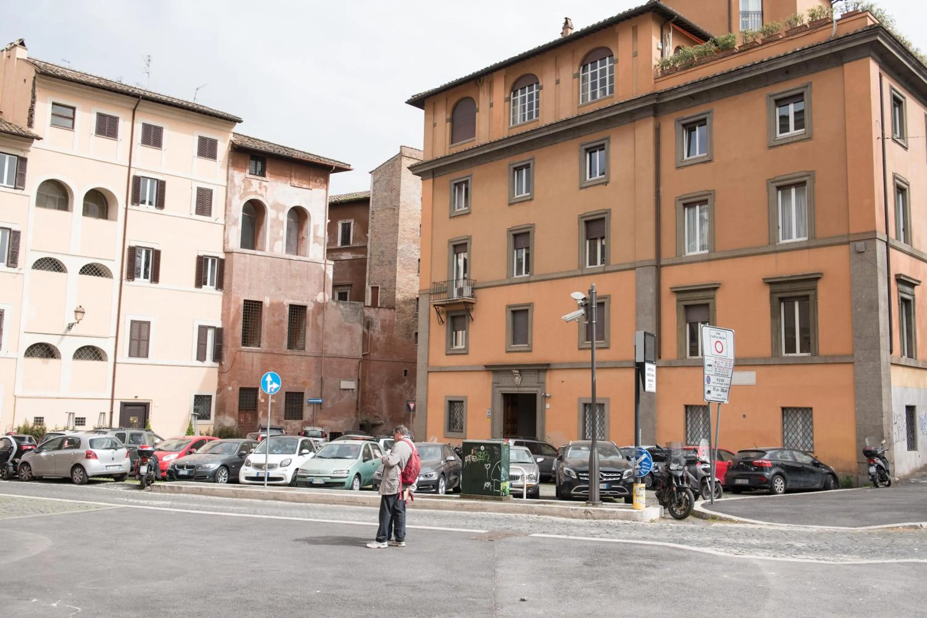 Property building in Domus Giulia