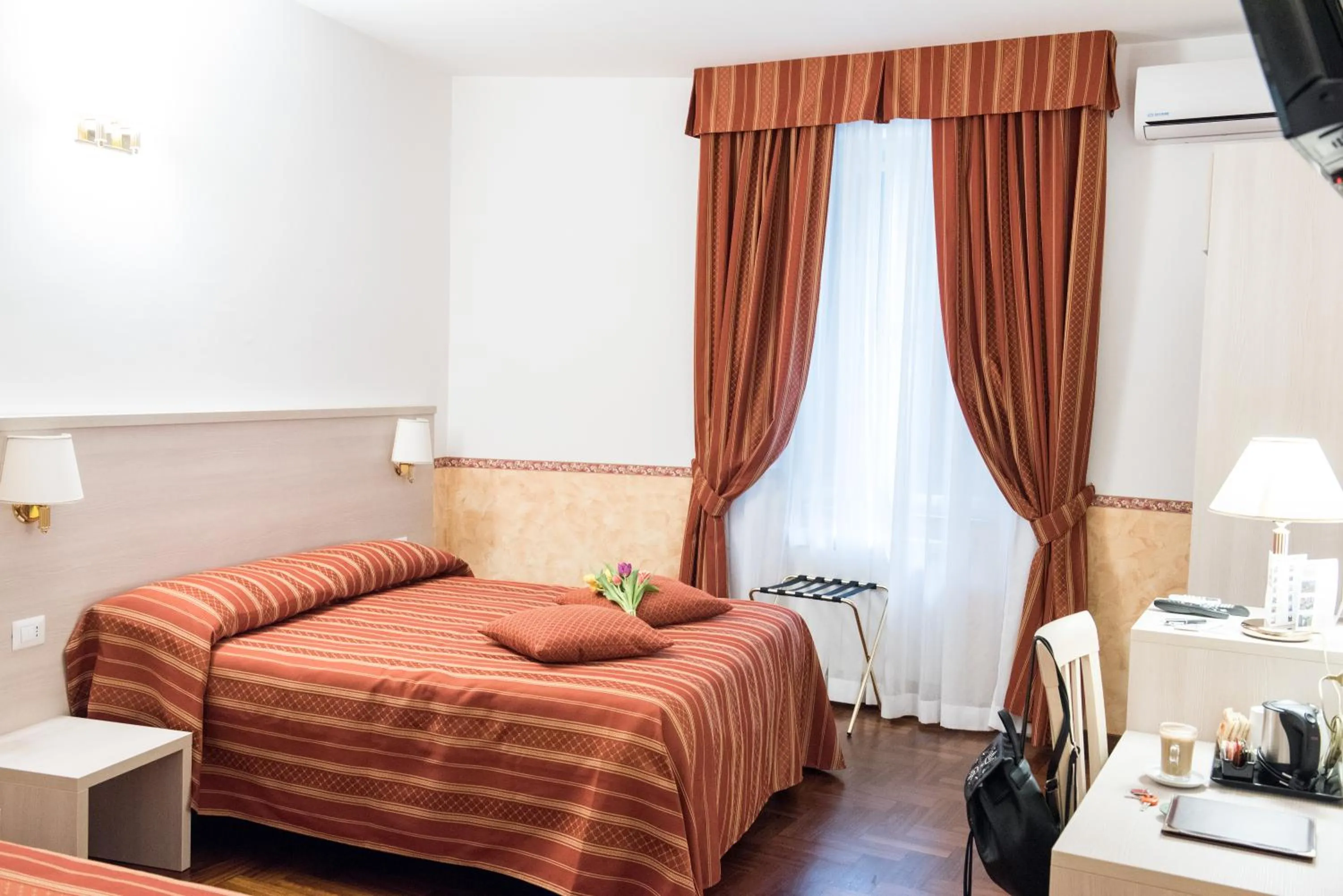 Bedroom, Bed in Domus Giulia