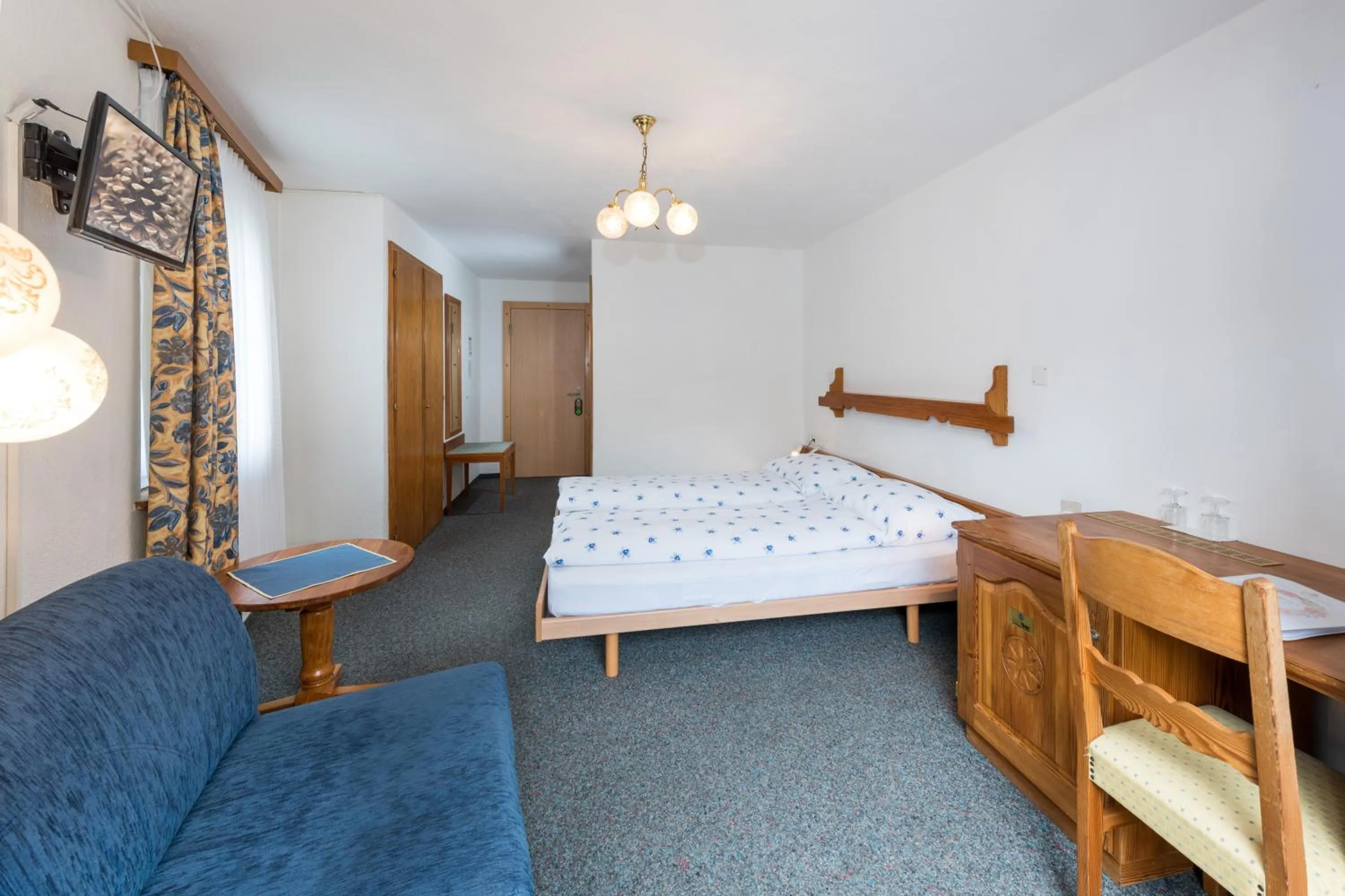 TV and multimedia, Bed in Hotel Rhodania