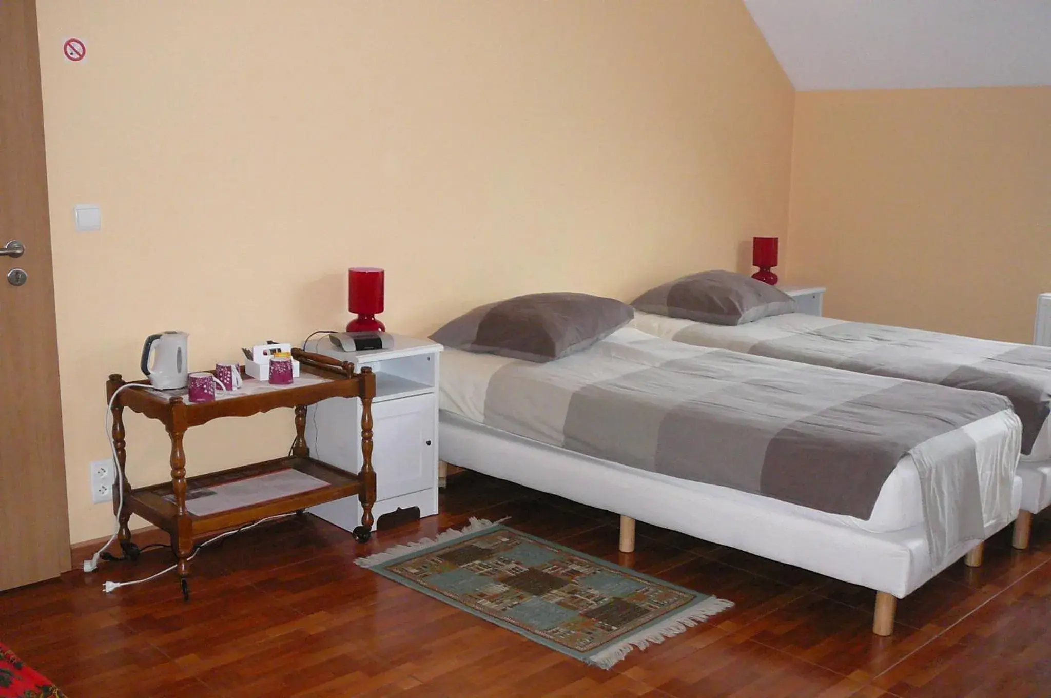 Standard Triple Room - single occupancy in Le Bernister parking privé Standard Triple Room - single occupancy in Le Bernister parking privé