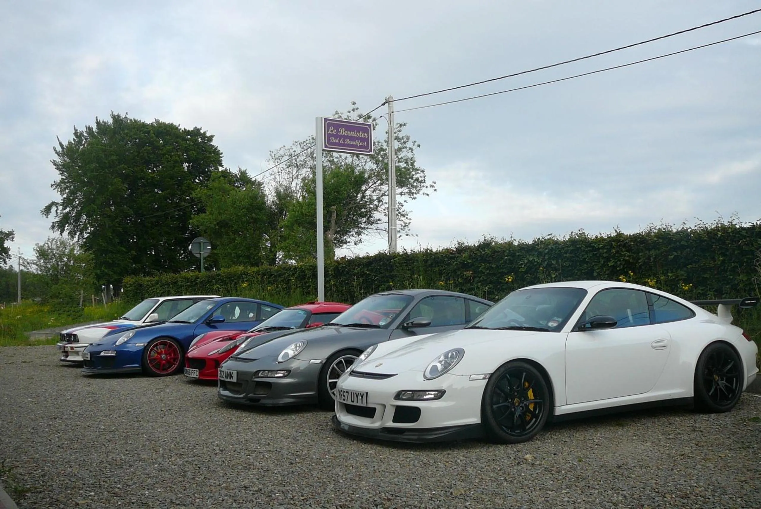 Day in Le Bernister parking privé