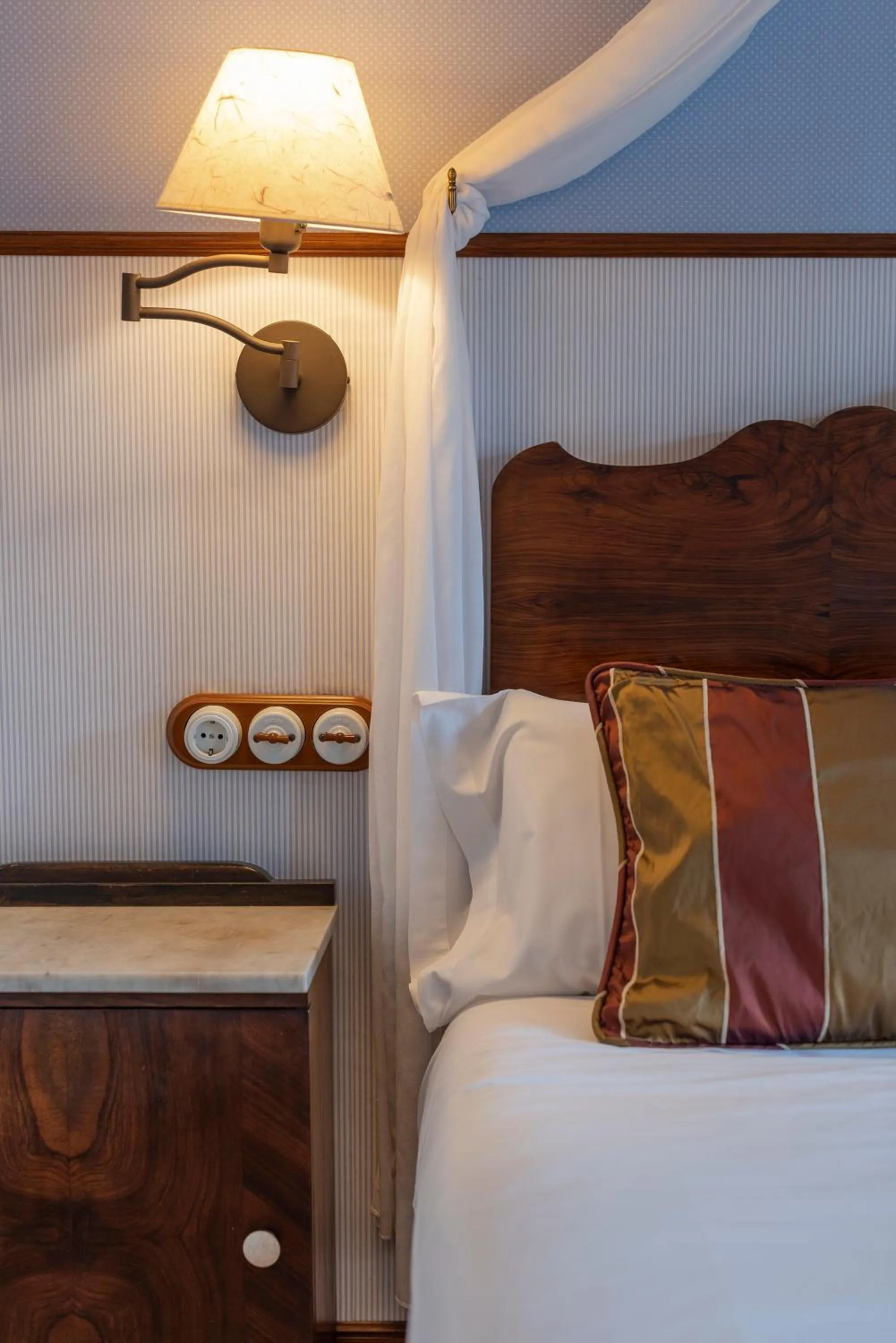 Decorative detail, Bed in Hotel D´Interior Ca Mado Paula