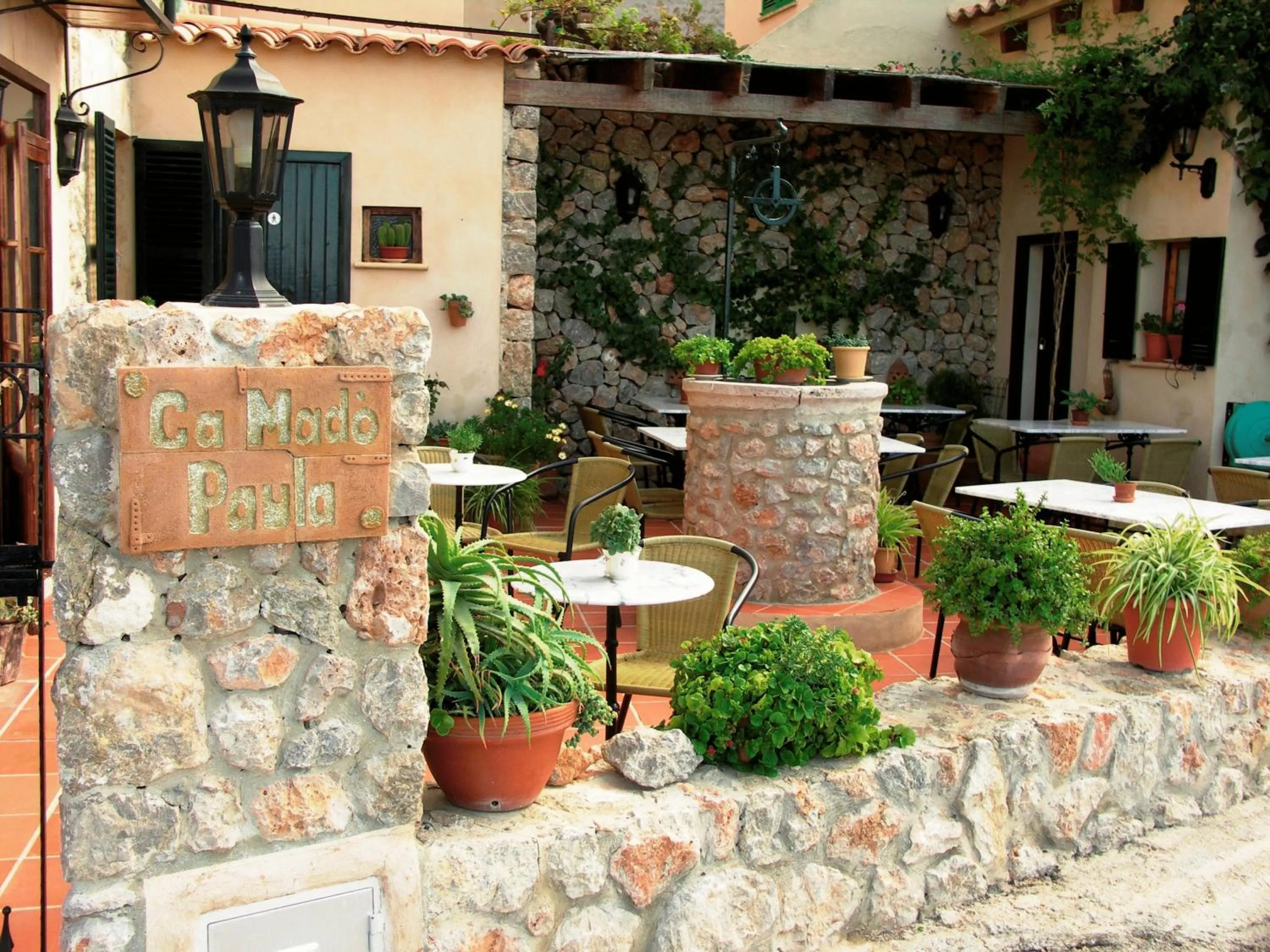 Patio in Hotel D´Interior Ca Mado Paula