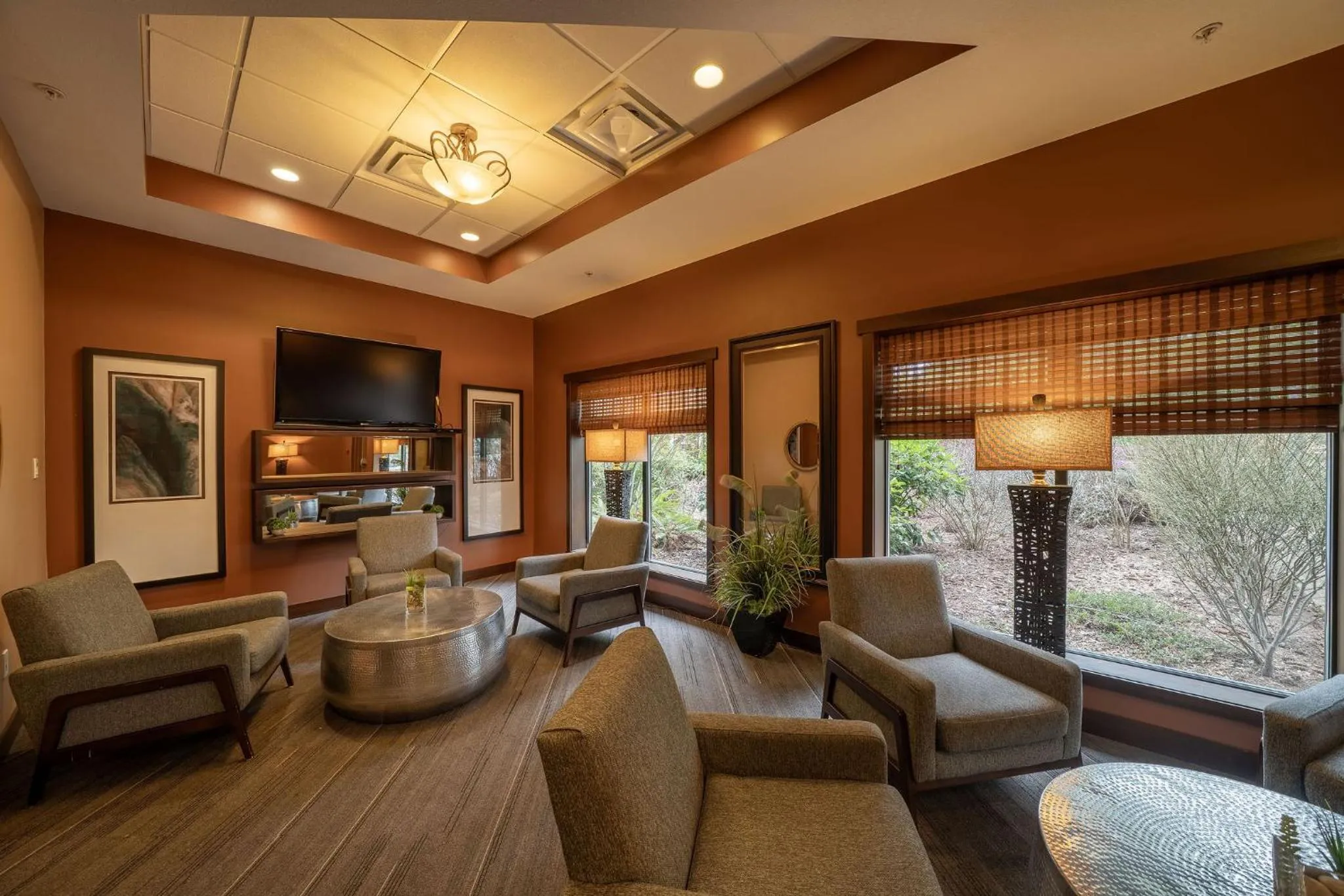 Communal lounge/ TV room in Sunrise Ridge Waterfront Resort