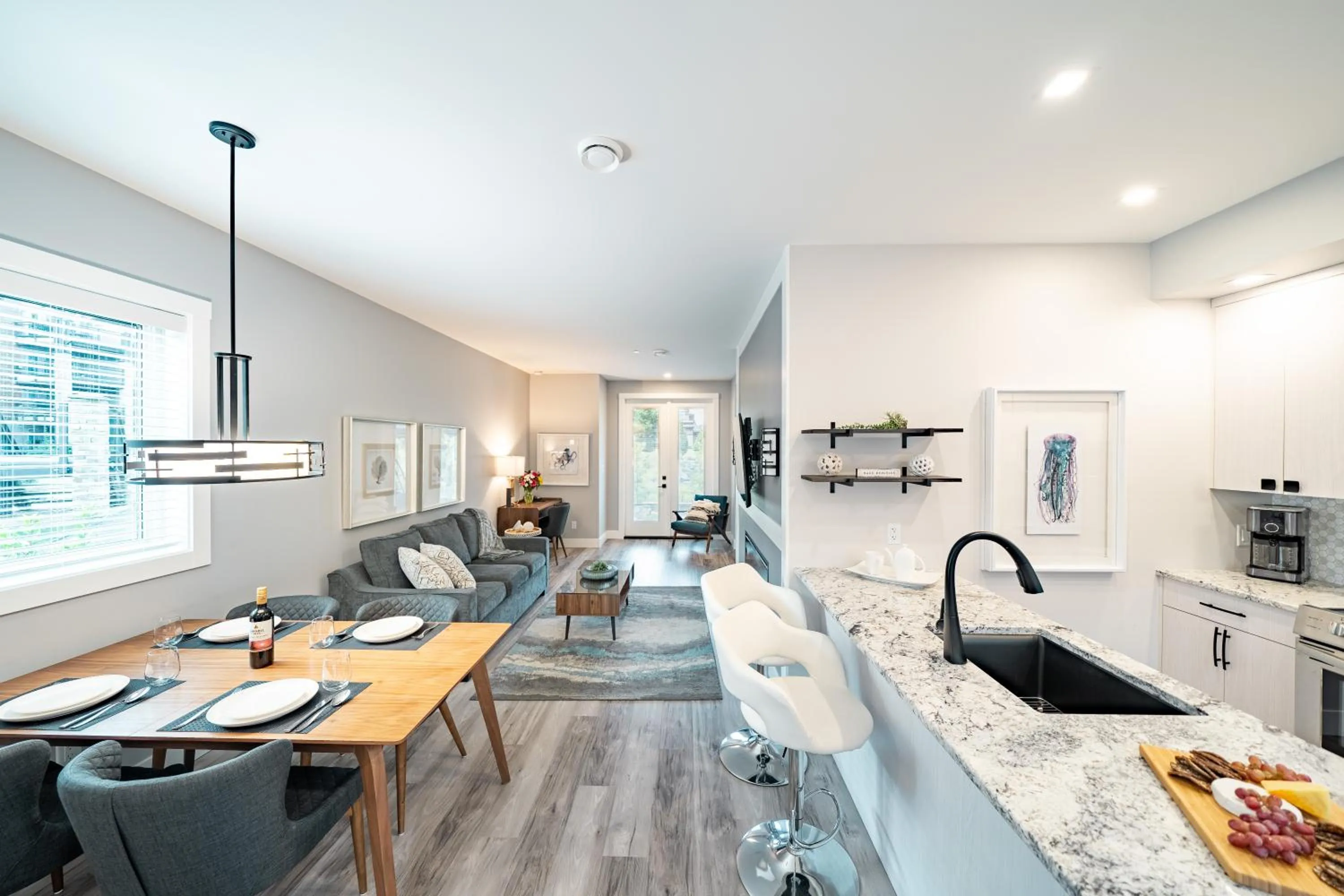 kitchen in Sunrise Ridge Waterfront Resort