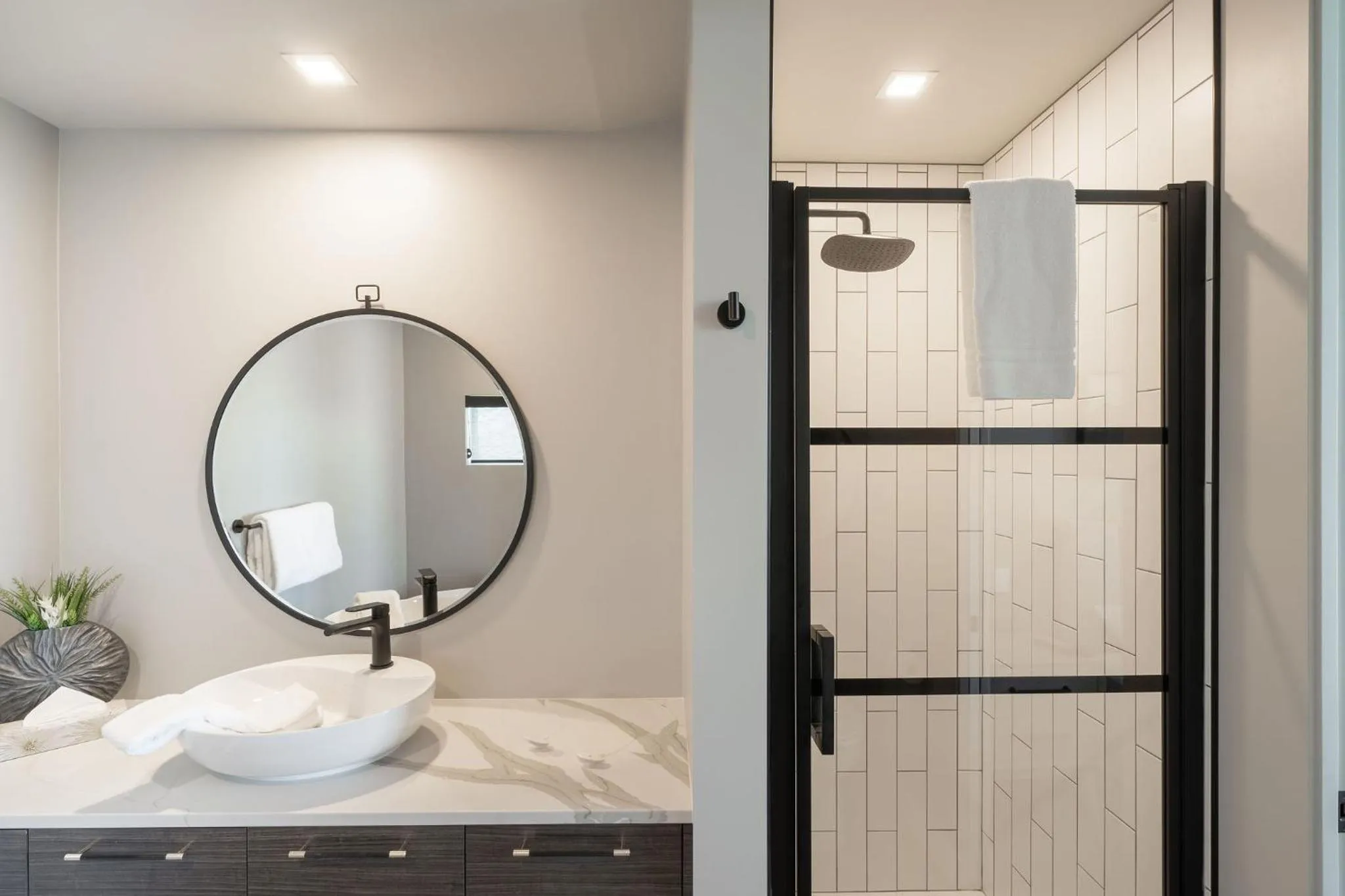 Bathroom in Sunrise Ridge Waterfront Resort