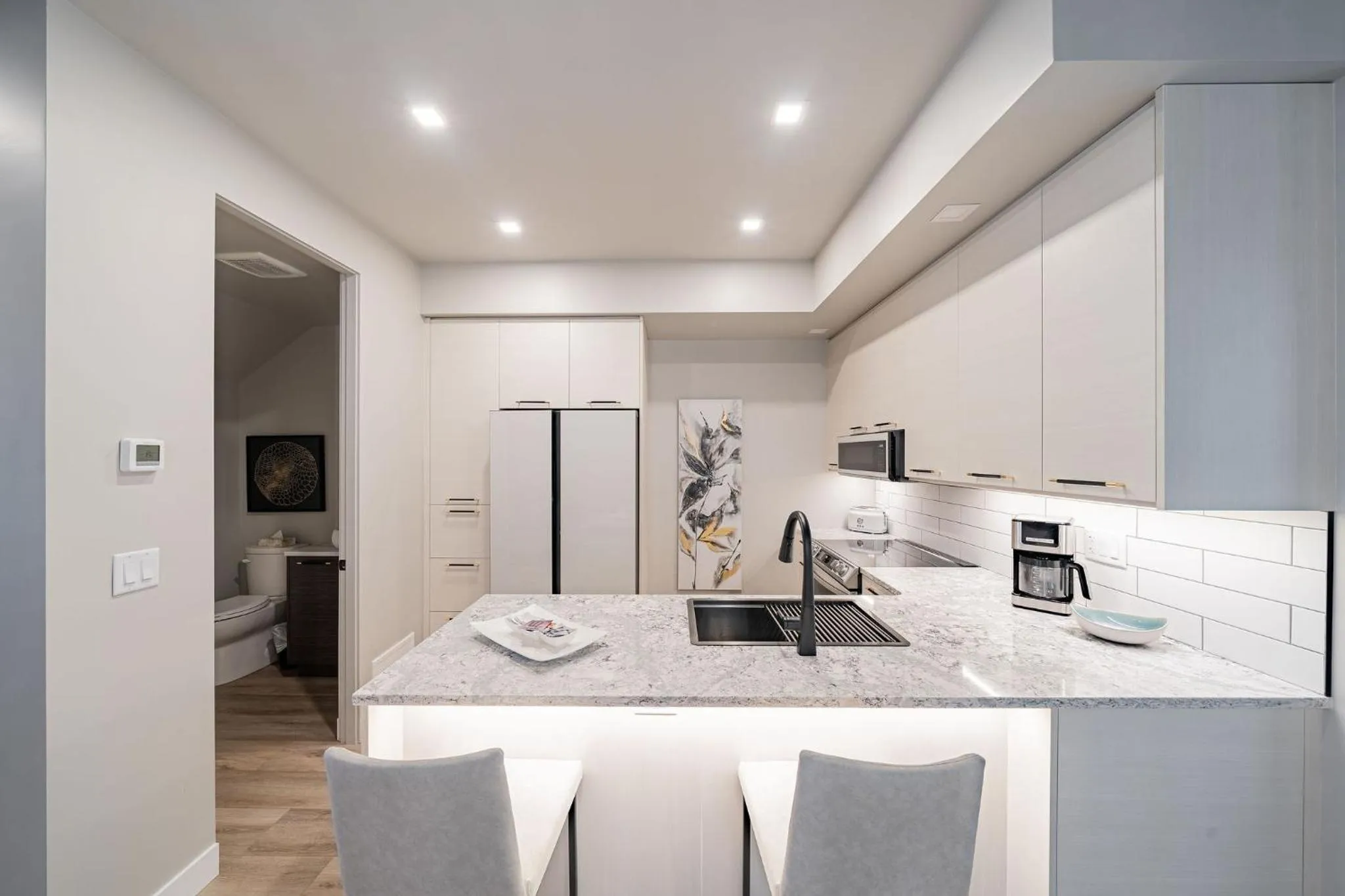 kitchen in Sunrise Ridge Waterfront Resort