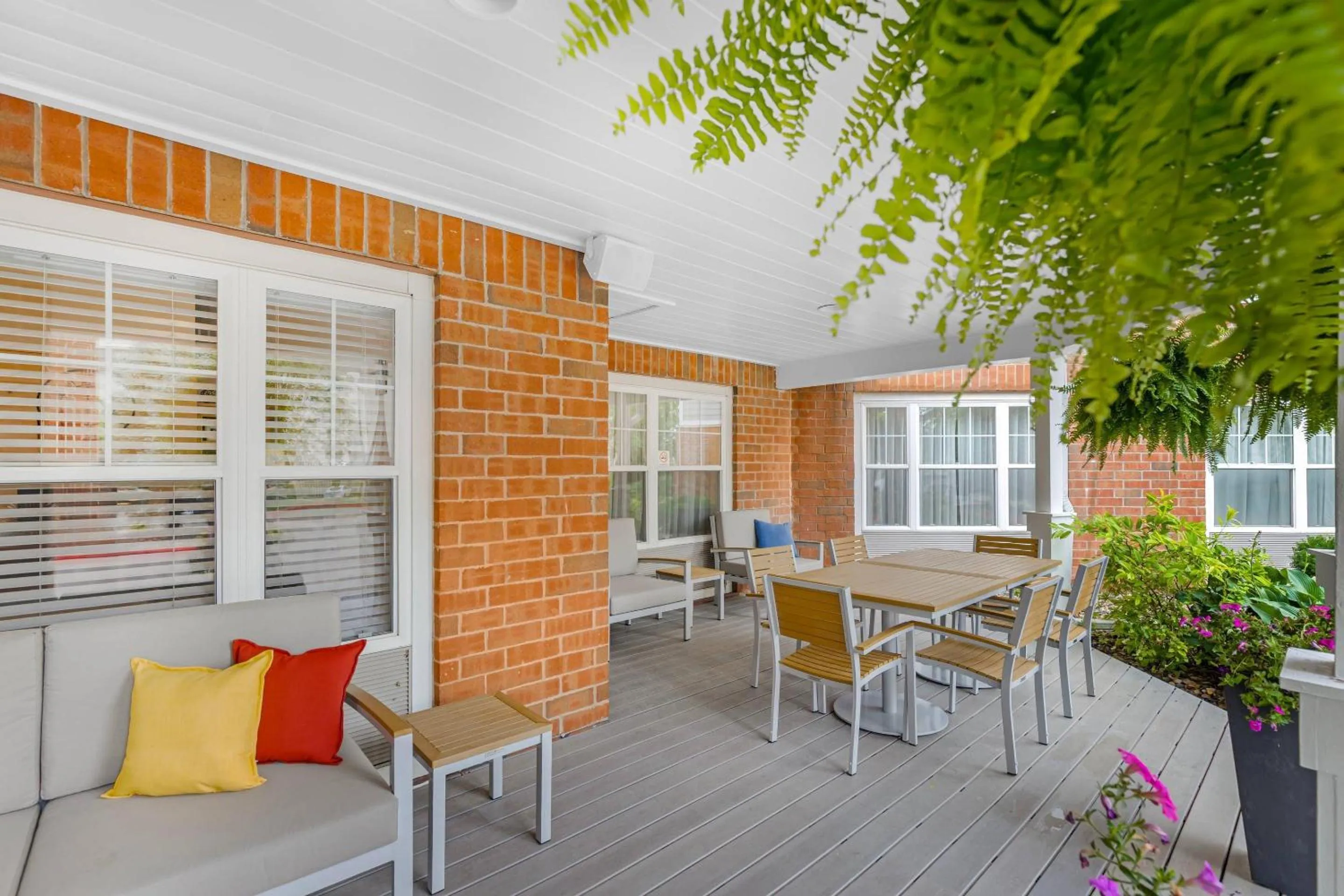 Property building in Country Inn & Suites by Radisson, Des Moines West, IA