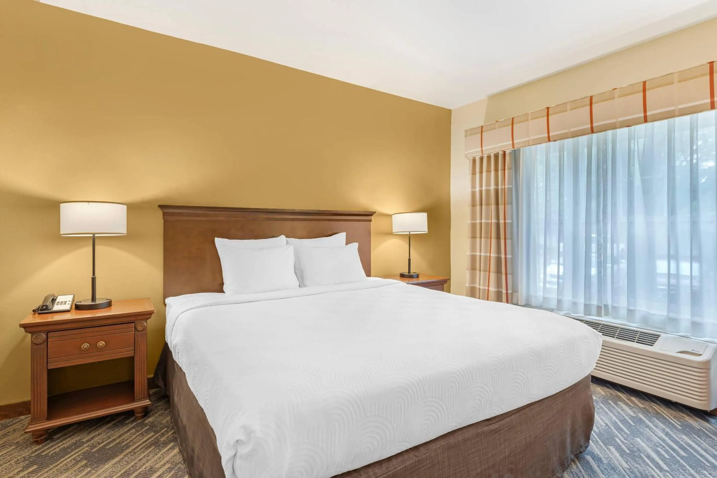 Bedroom, Bed in Country Inn & Suites by Radisson, Des Moines West, IA