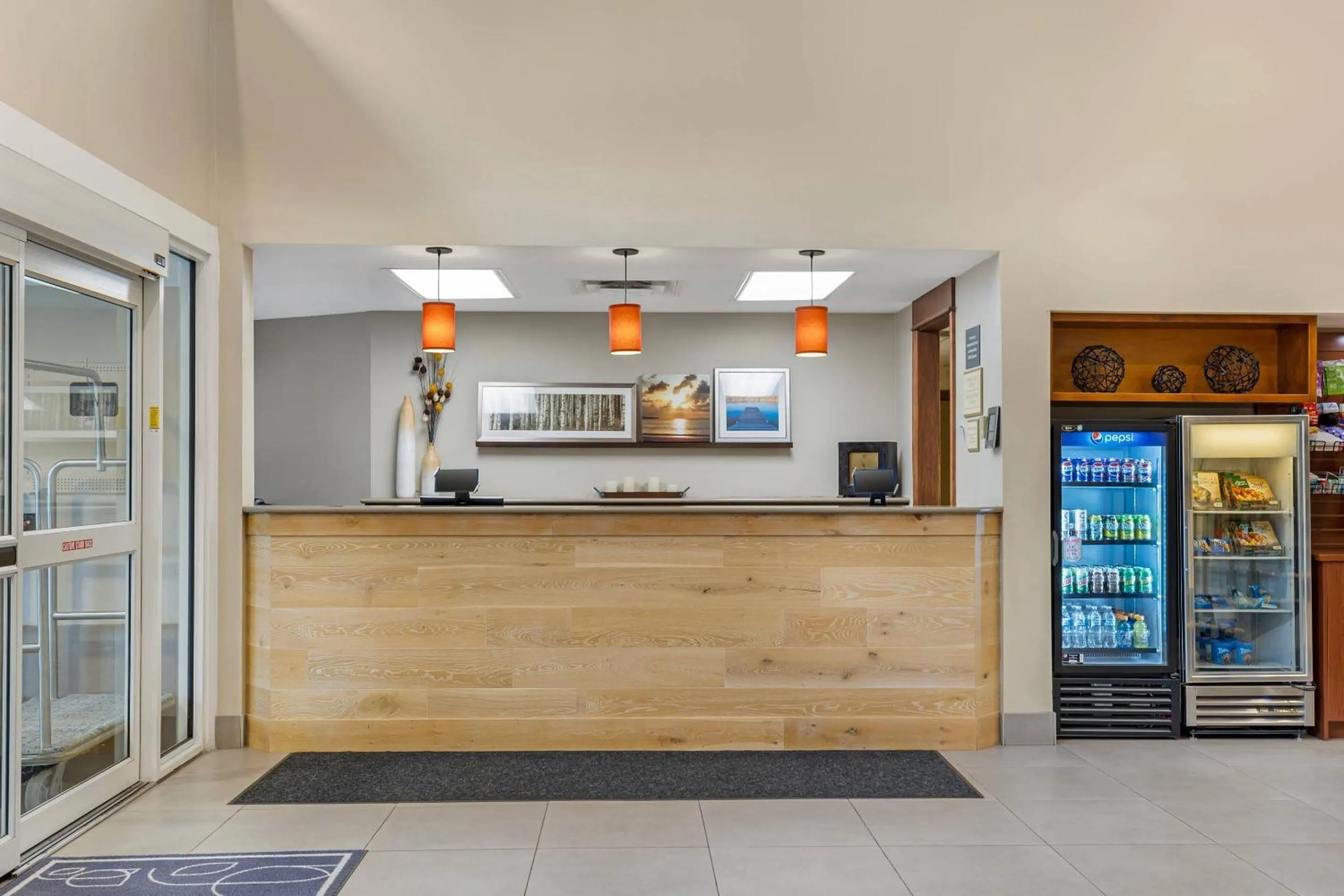Lobby or reception in Country Inn & Suites by Radisson, Des Moines West, IA
