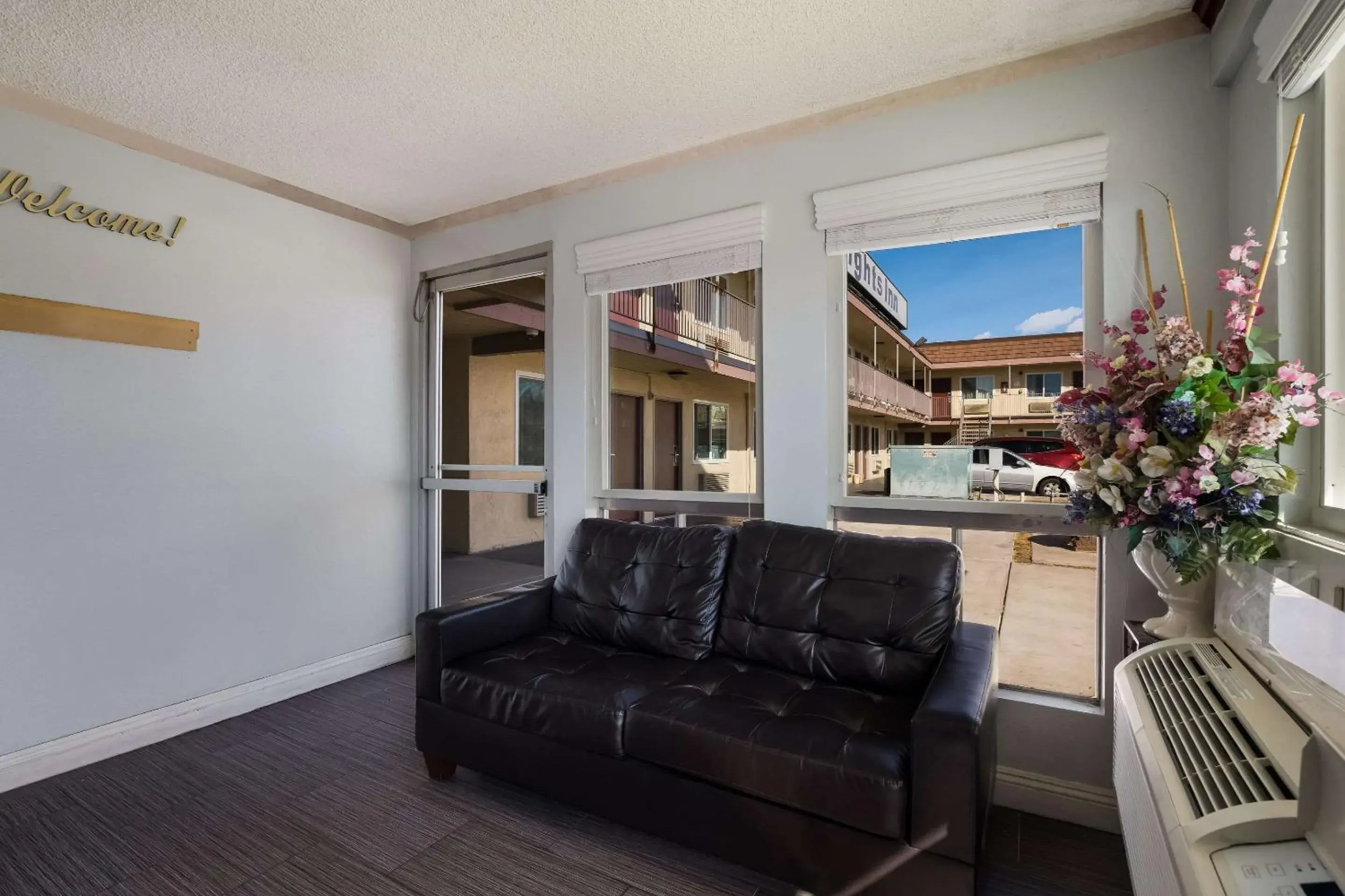 Lobby or reception in Rodeway Inn San Bernardino - Colton Lobby or reception in Rodeway Inn San Bernardino - Colton