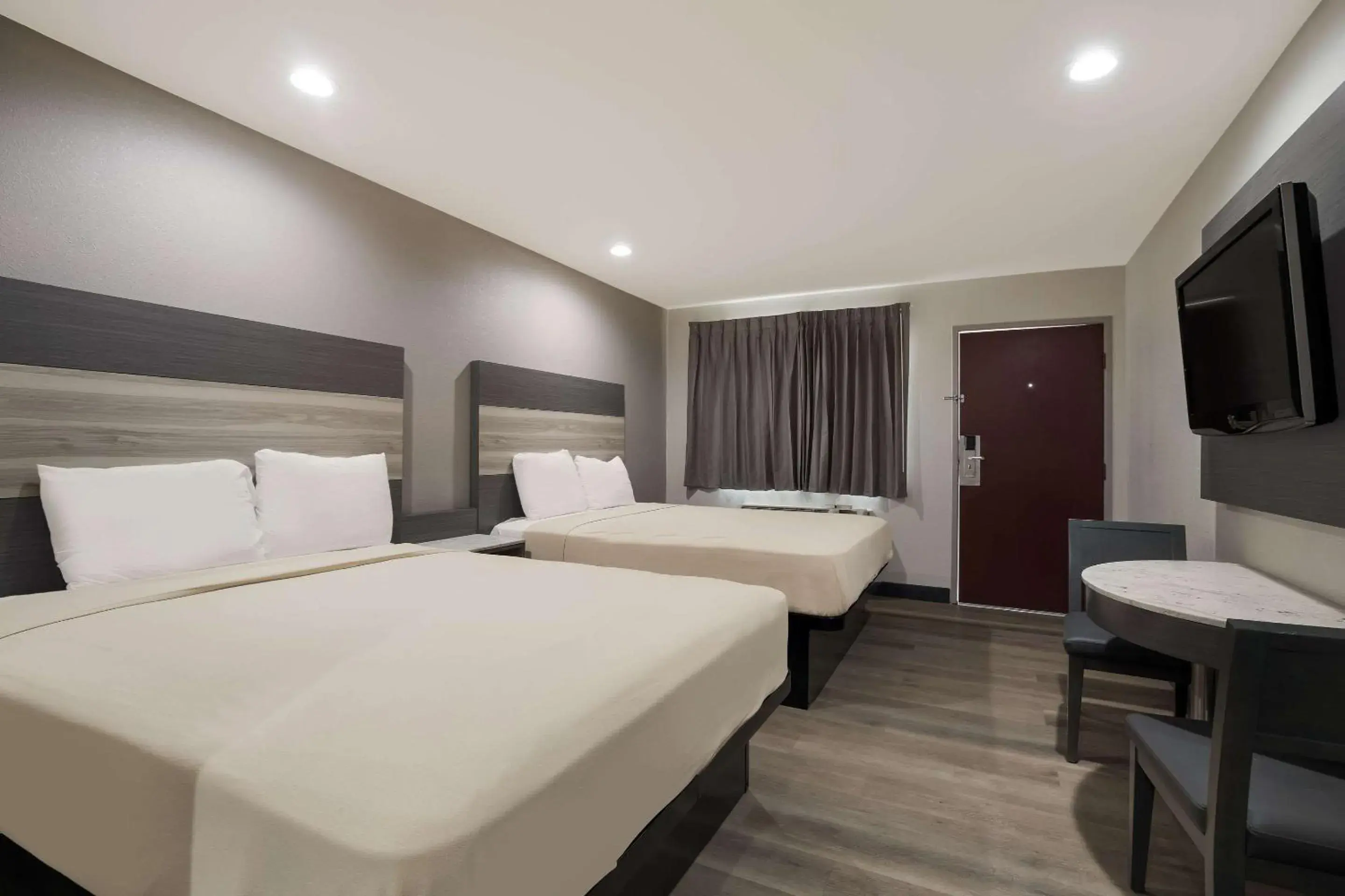 Bedroom, Bed in Rodeway Inn San Bernardino - Colton Bedroom, Bed in Rodeway Inn San Bernardino - Colton